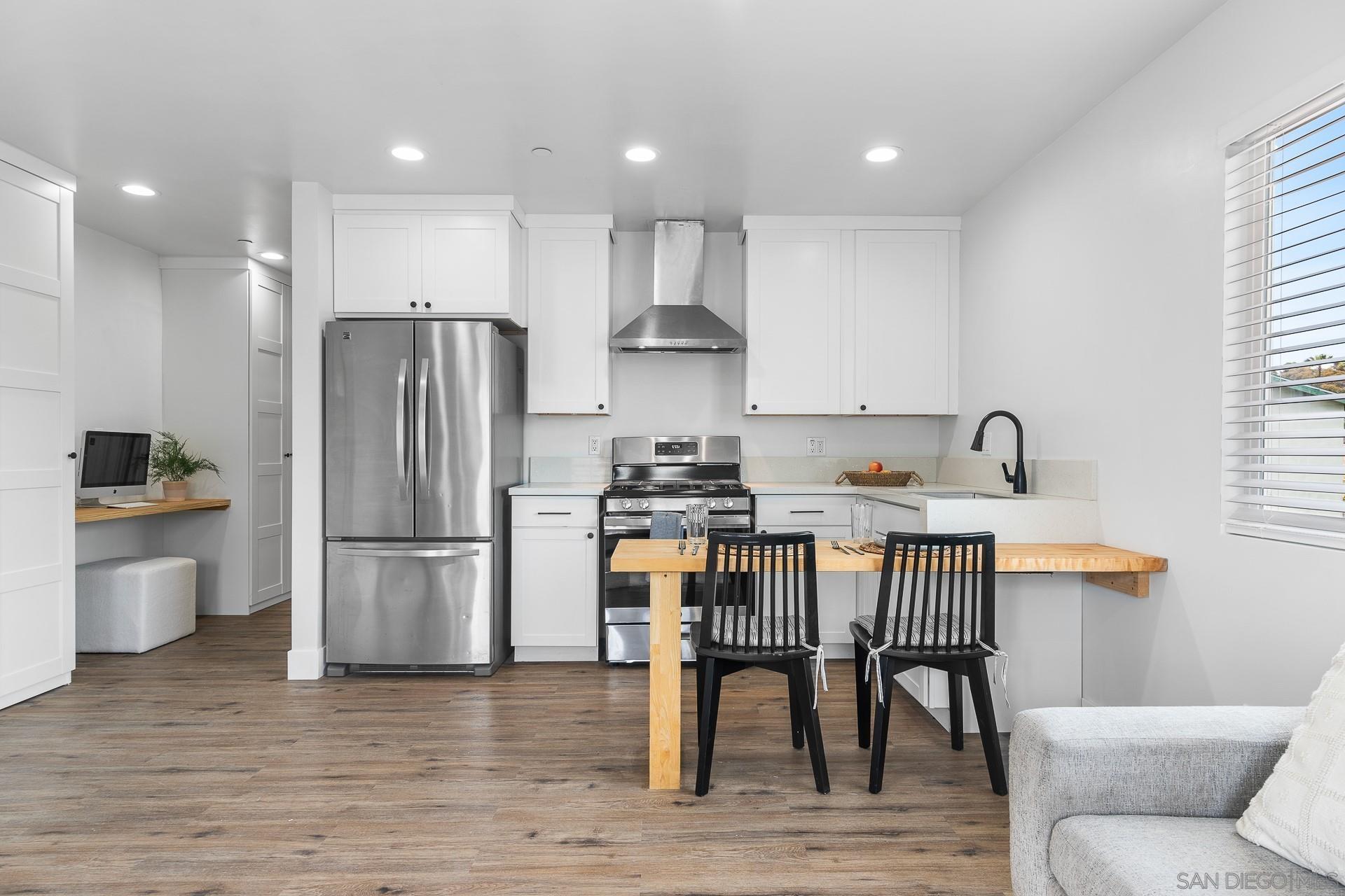 Front Image Thumbnail for SD260003770