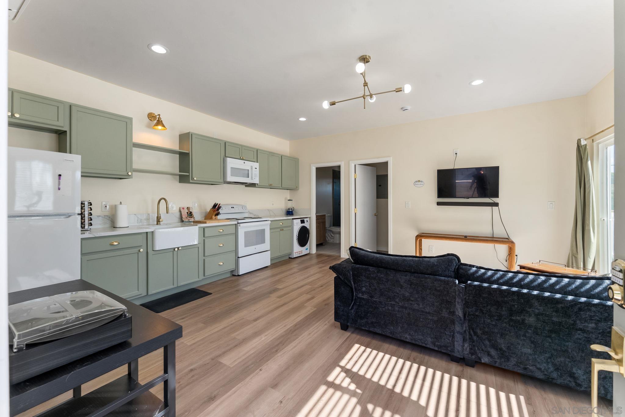 Detail Gallery Image 13 of 25 For 4445-4449  Mataro Dr, San Diego,  CA 92115 - – Beds | – Baths