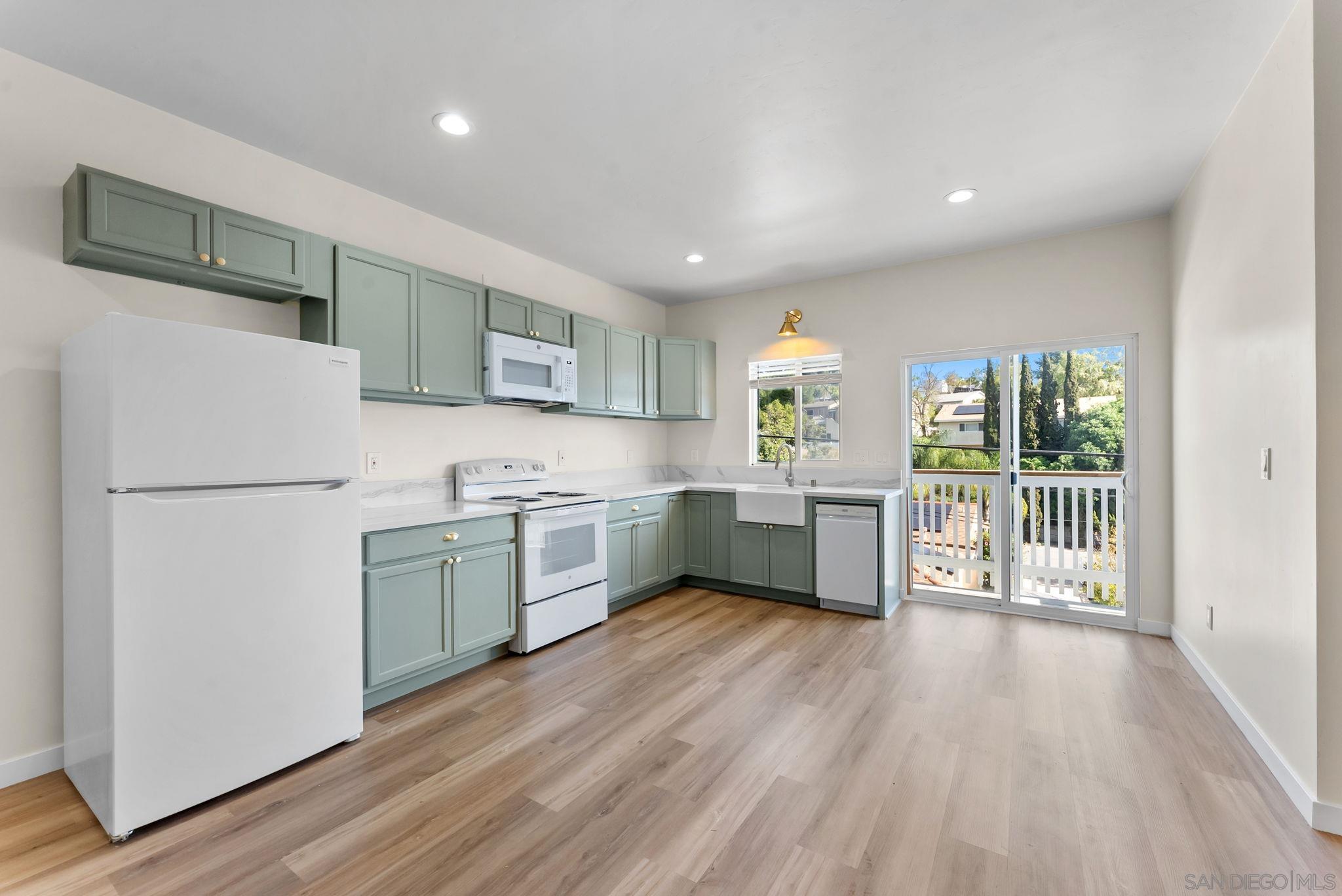 Detail Gallery Image 17 of 25 For 4445-4449  Mataro Dr, San Diego,  CA 92115 - – Beds | – Baths