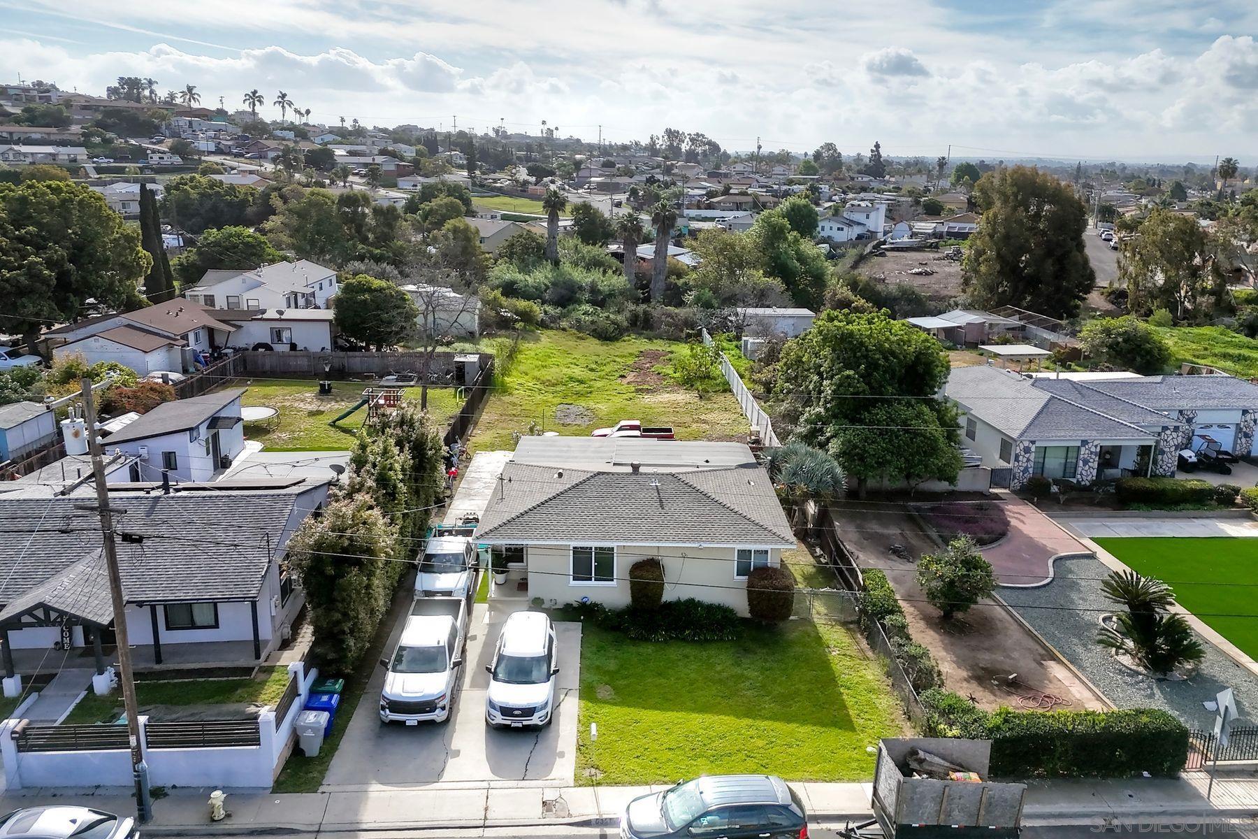 Detail Gallery Image 5 of 8 For 5351  Bonita Dr, San Diego,  CA 92114 - 2 Beds | 1 Baths