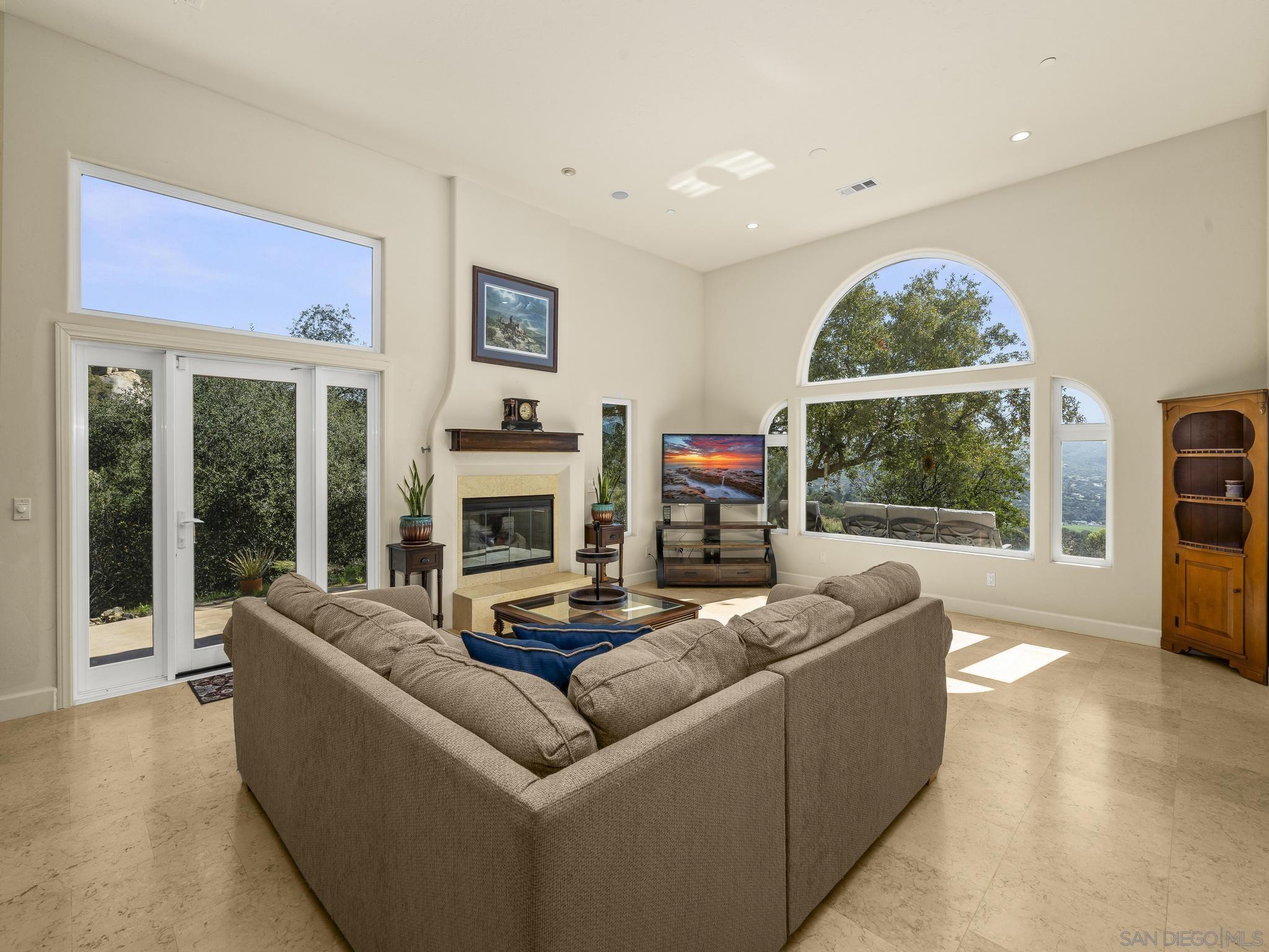 Detail Gallery Image 14 of 75 For 17922  Sierra Cielo Ln, Jamul,  CA 91935 - 4 Beds | 2/1 Baths
