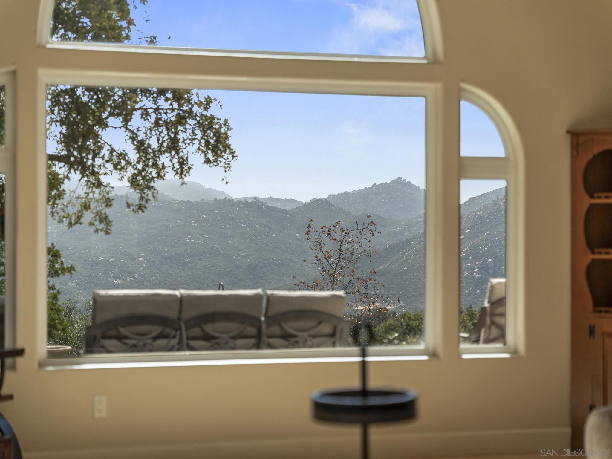 Detail Gallery Image 16 of 75 For 17922  Sierra Cielo Ln, Jamul,  CA 91935 - 4 Beds | 2/1 Baths