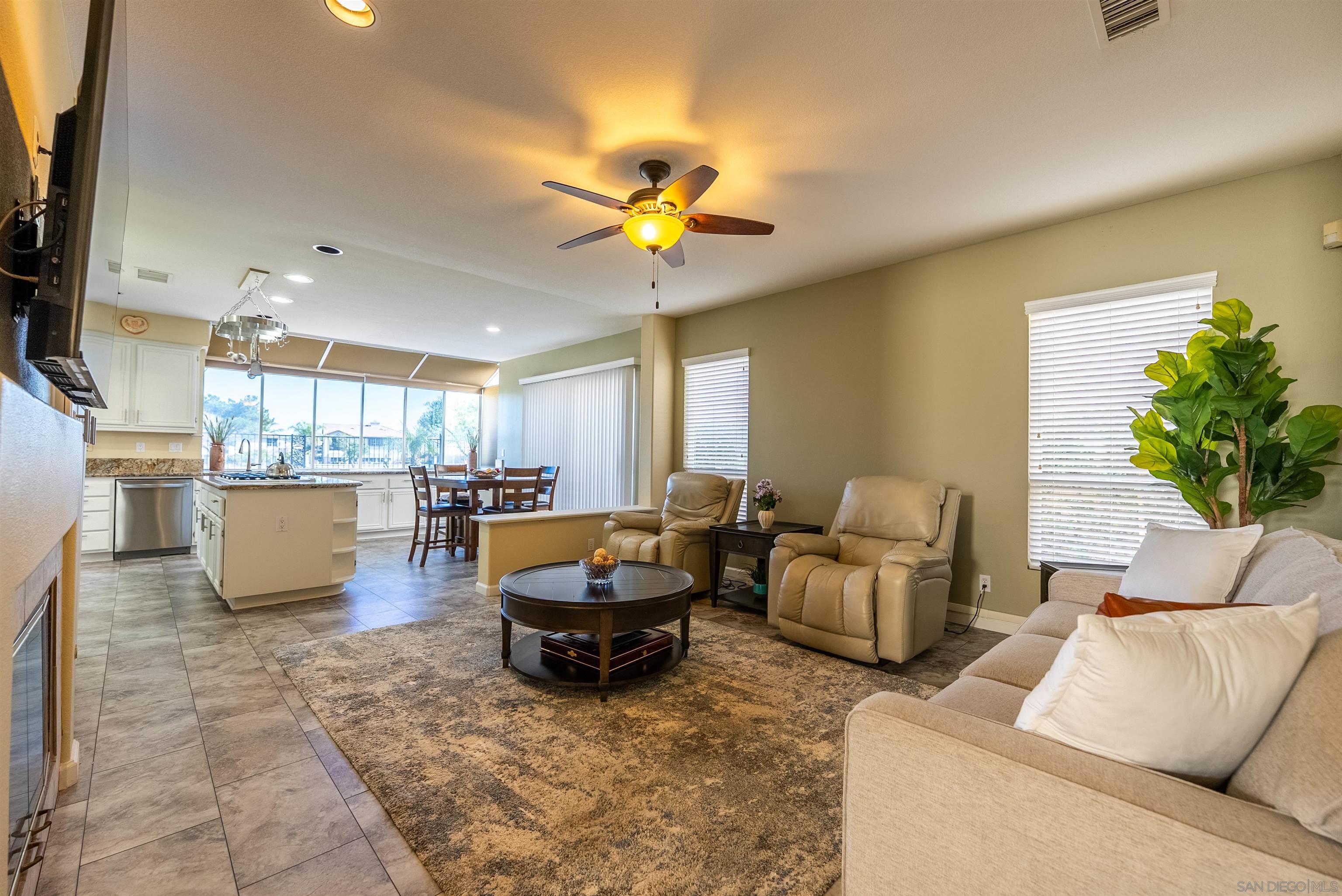 Detail Gallery Image 14 of 49 For 45540  via Jaca, Temecula,  CA 92592 - 4 Beds | 3 Baths