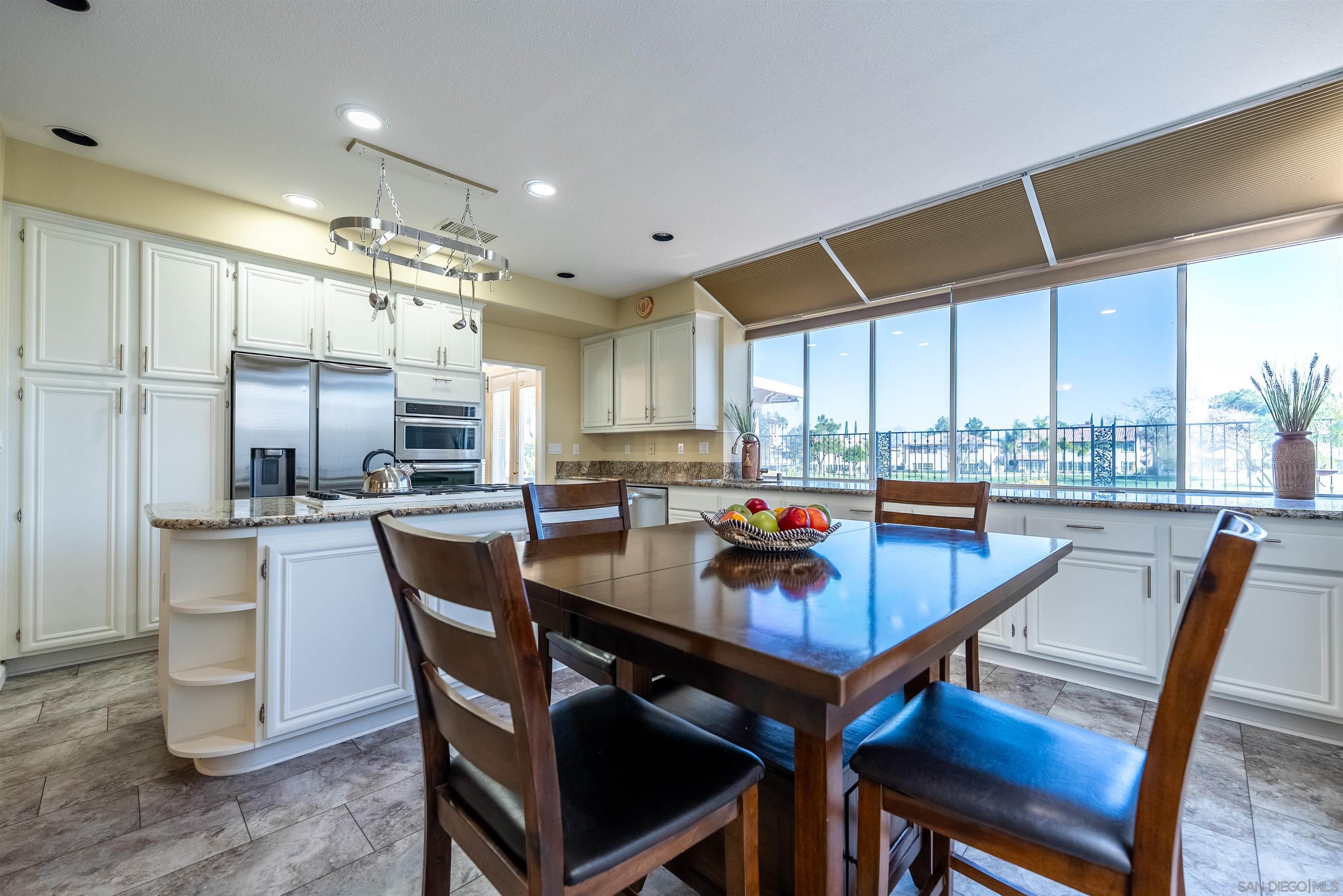 Detail Gallery Image 18 of 49 For 45540  via Jaca, Temecula,  CA 92592 - 4 Beds | 3 Baths