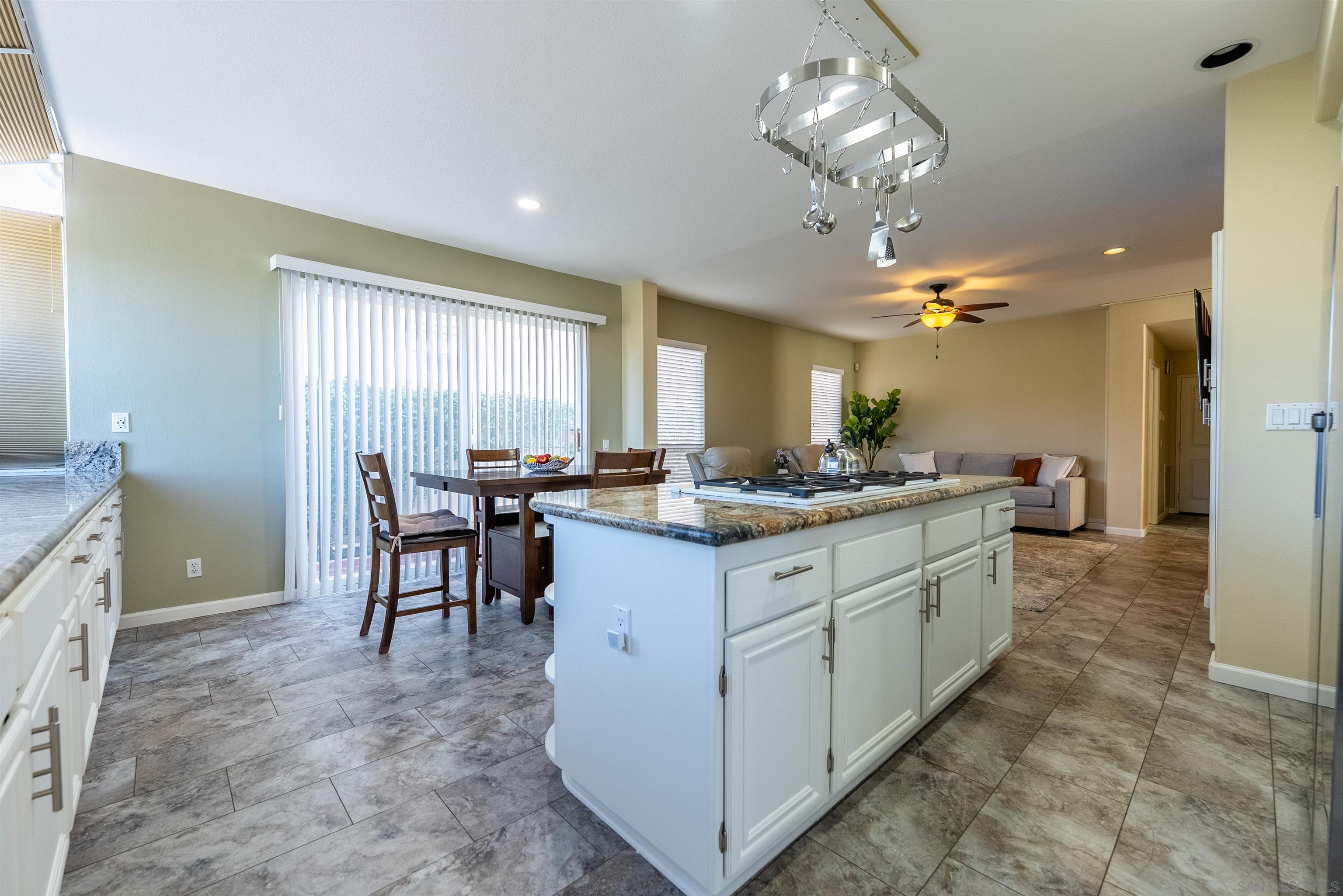 Detail Gallery Image 20 of 49 For 45540  via Jaca, Temecula,  CA 92592 - 4 Beds | 3 Baths