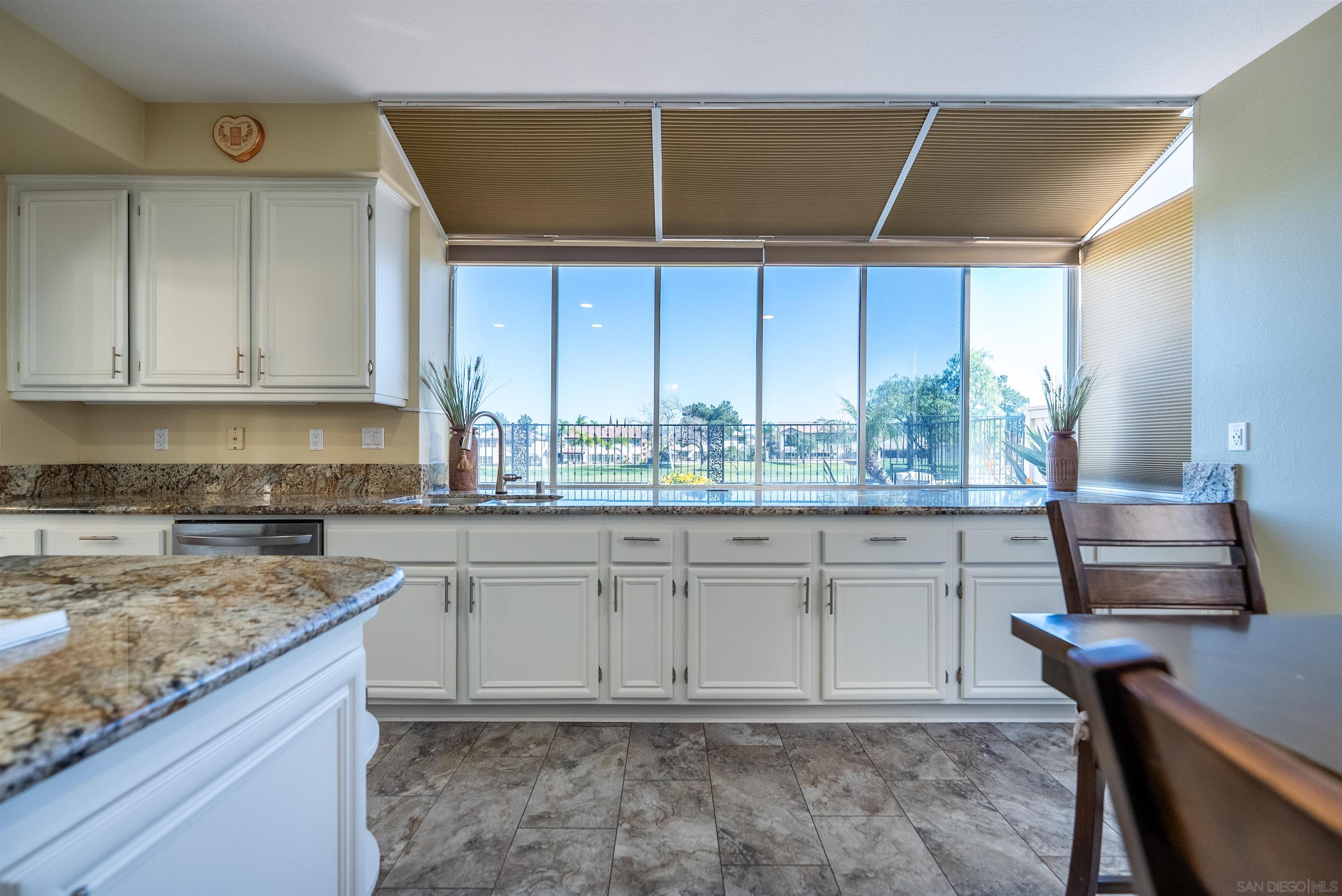 Detail Gallery Image 22 of 49 For 45540  via Jaca, Temecula,  CA 92592 - 4 Beds | 3 Baths