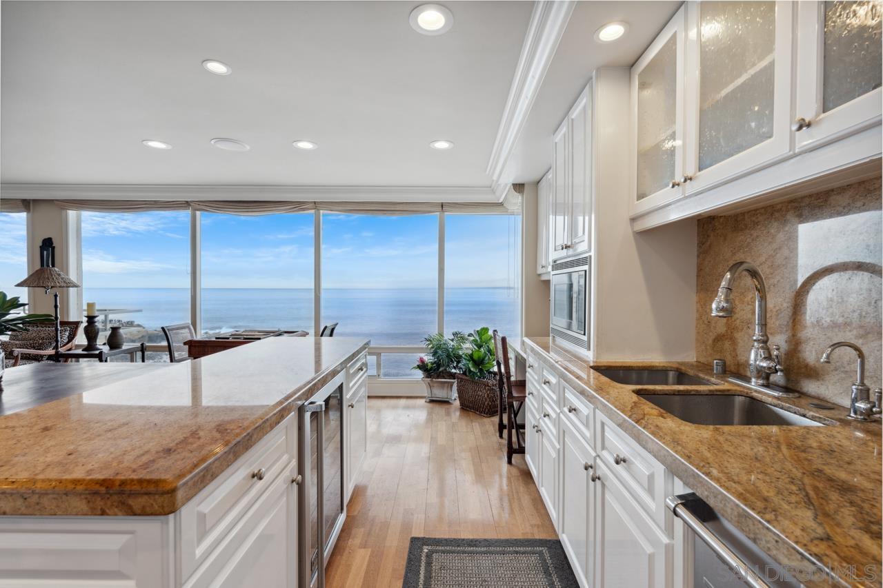Detail Gallery Image 5 of 31 For 1219  Coast Blvd  5, La Jolla,  CA 92037 - 2 Beds | 2 Baths