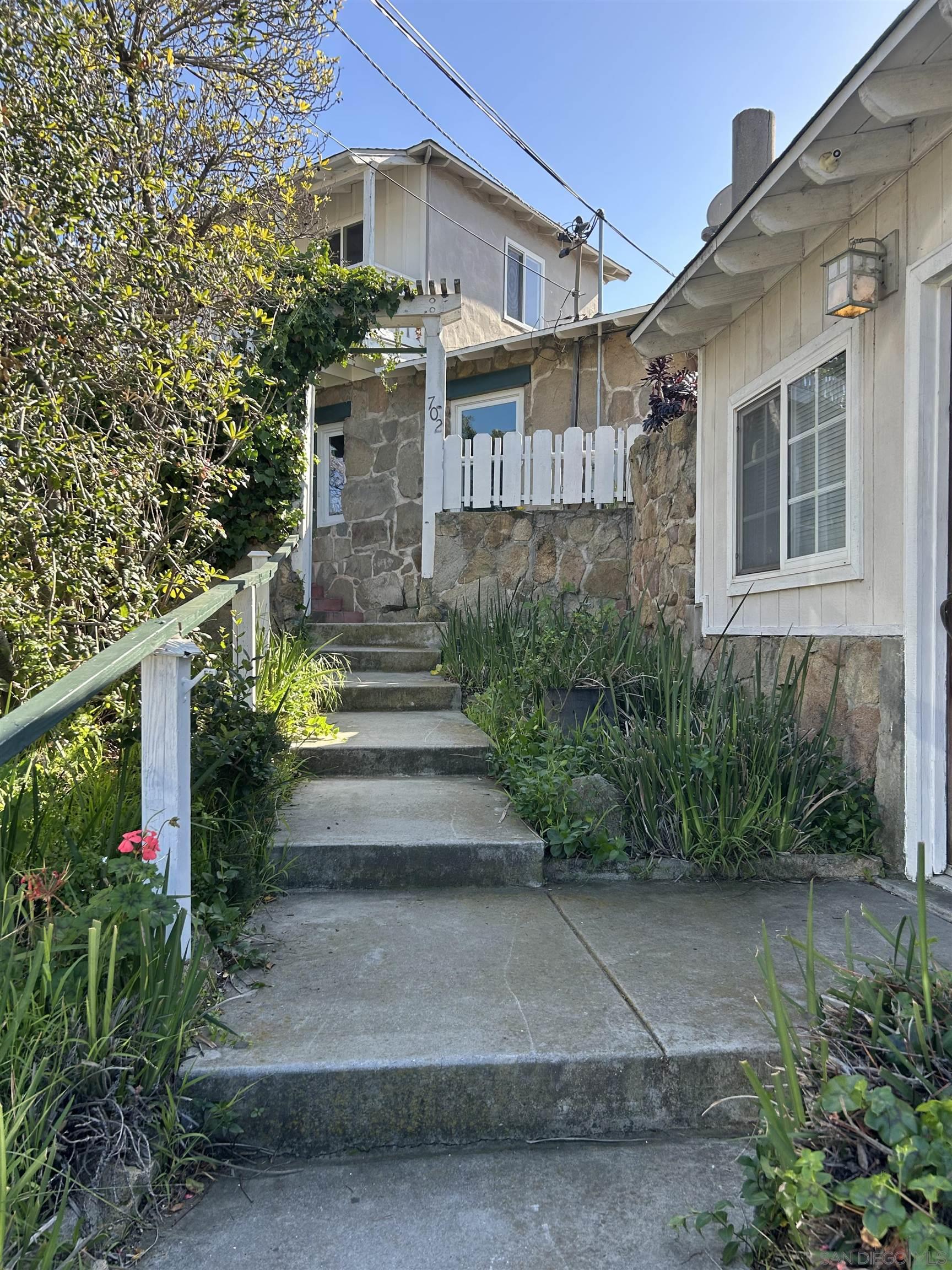 Detail Gallery Image 29 of 29 For 702-704 E Vista Way, Vista,  CA 92084 - – Beds | – Baths