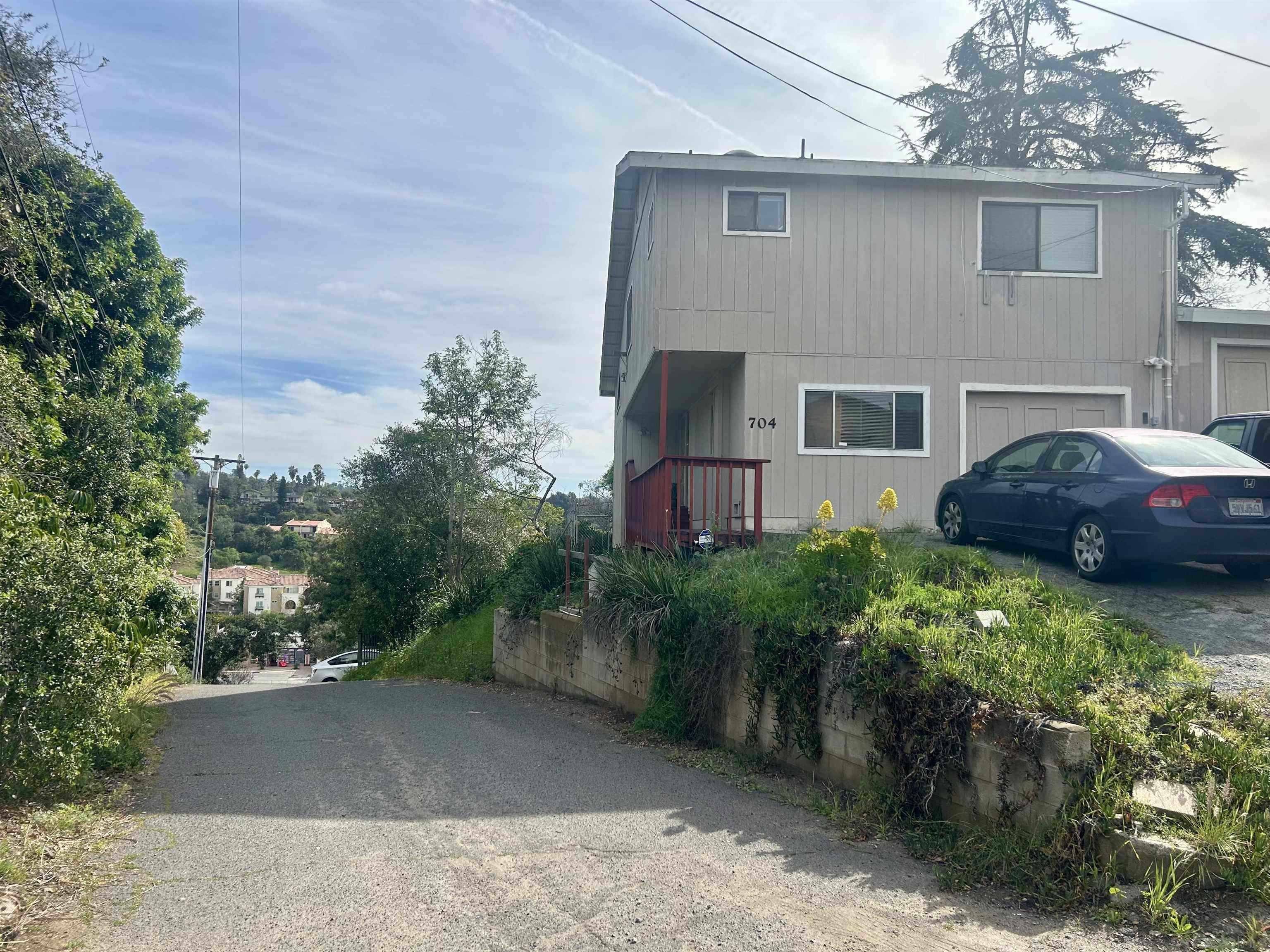 Detail Gallery Image 4 of 29 For 702-704 E Vista Way, Vista,  CA 92084 - – Beds | – Baths