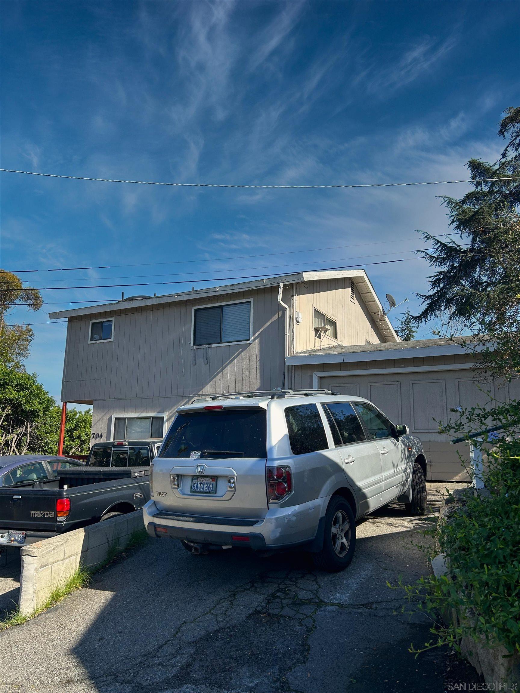 Detail Gallery Image 6 of 29 For 702-704 E Vista Way, Vista,  CA 92084 - – Beds | – Baths