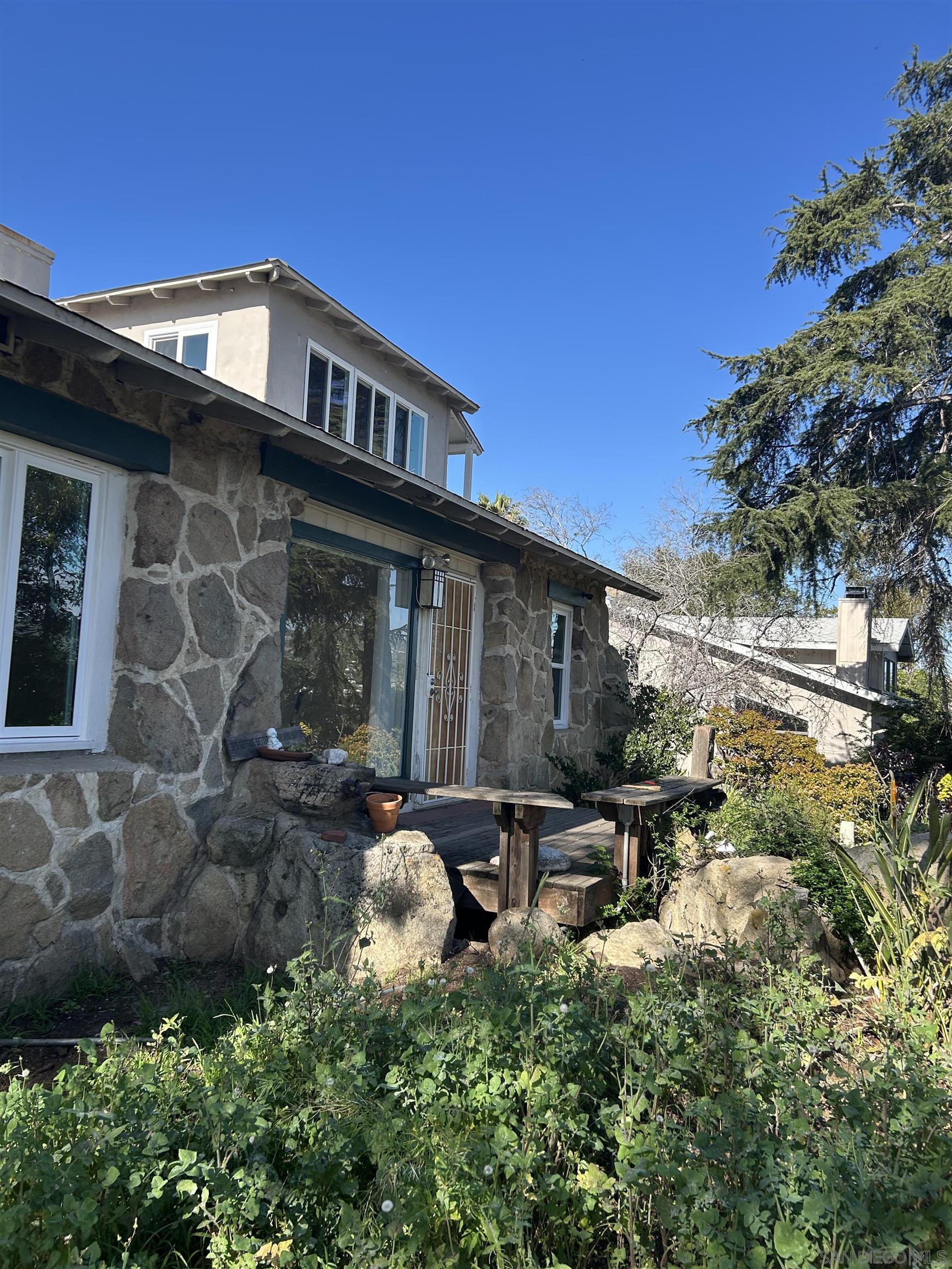 Detail Gallery Image 10 of 29 For 702-704 E Vista Way, Vista,  CA 92084 - – Beds | – Baths