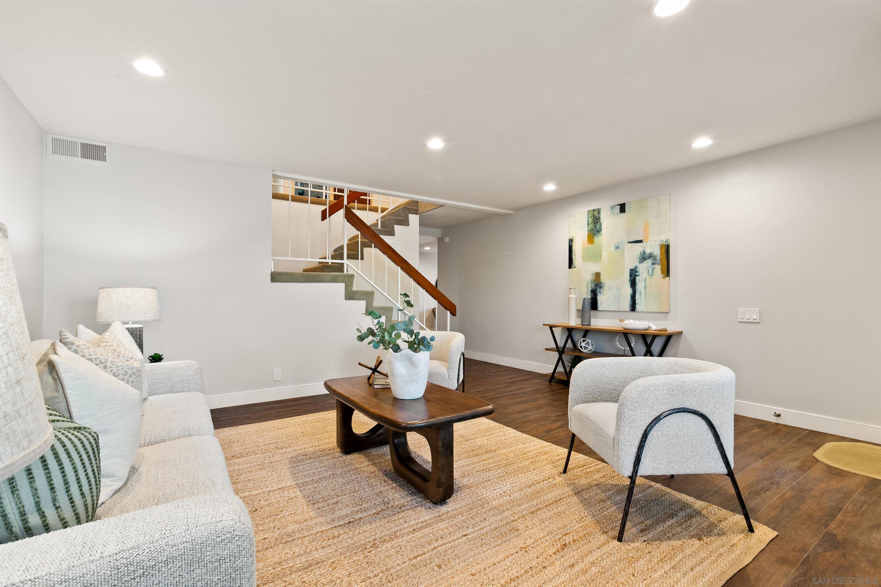 Detail Gallery Image 8 of 41 For 9810  Guisante Terrace, San Diego,  CA 92124 - 4 Beds | 2/1 Baths