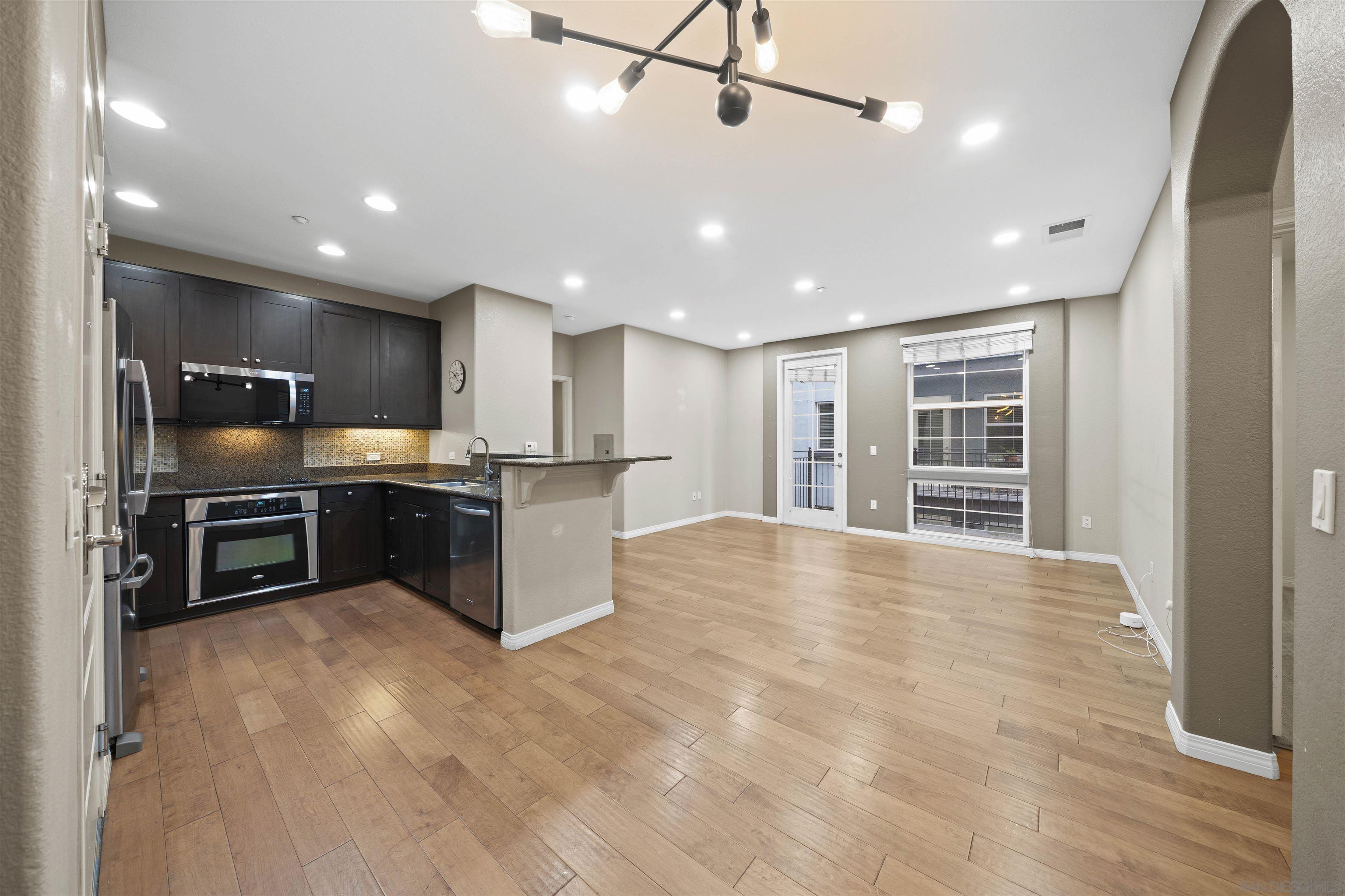 Detail Gallery Image 2 of 36 For 3957  30th St  #320,  San Diego,  CA 92104 - 2 Beds | 2 Baths