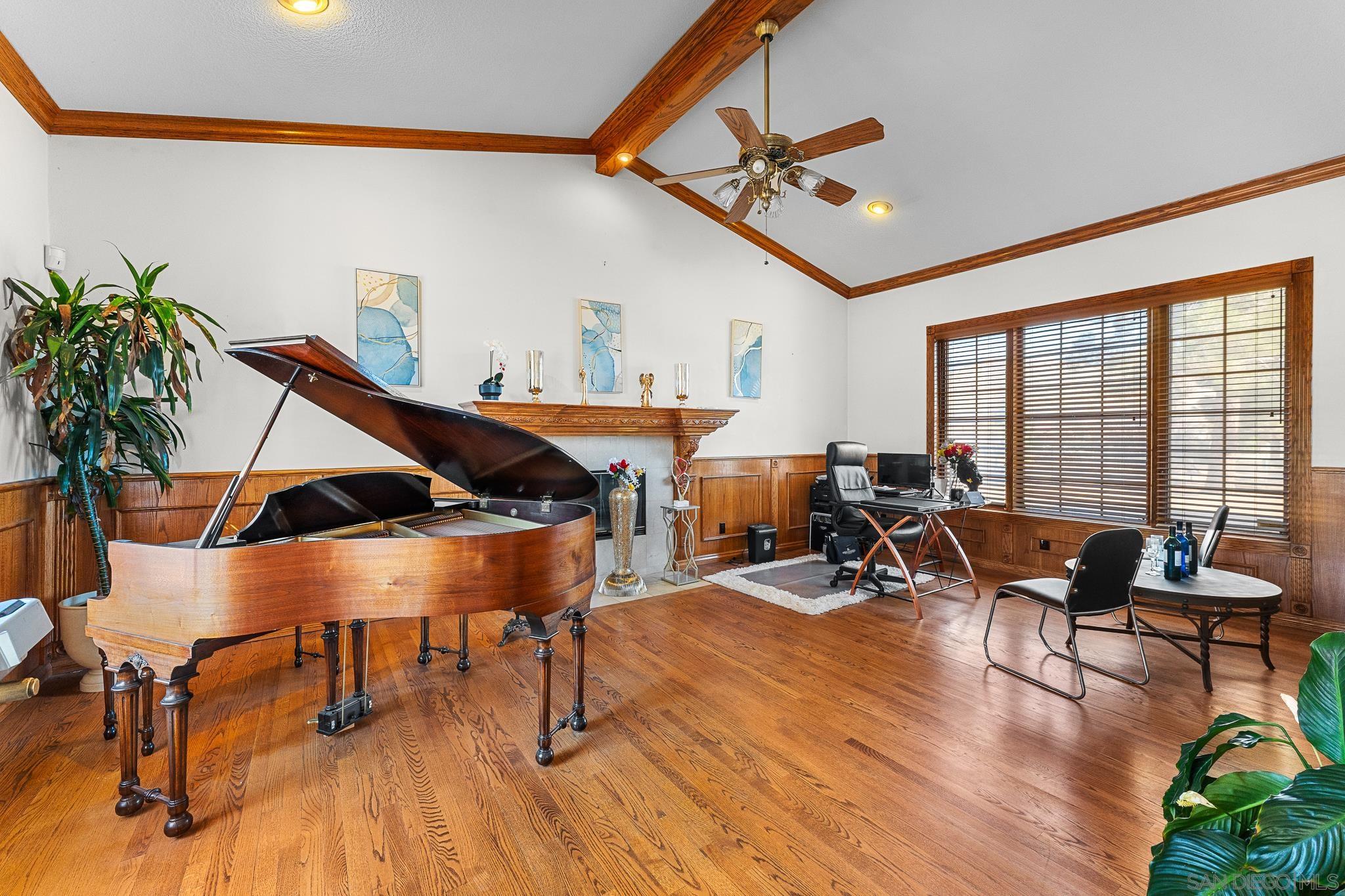 Detail Gallery Image 13 of 73 For 19775  Symeron Rd, Apple Valley,  CA 92307 - 4 Beds | 3/1 Baths