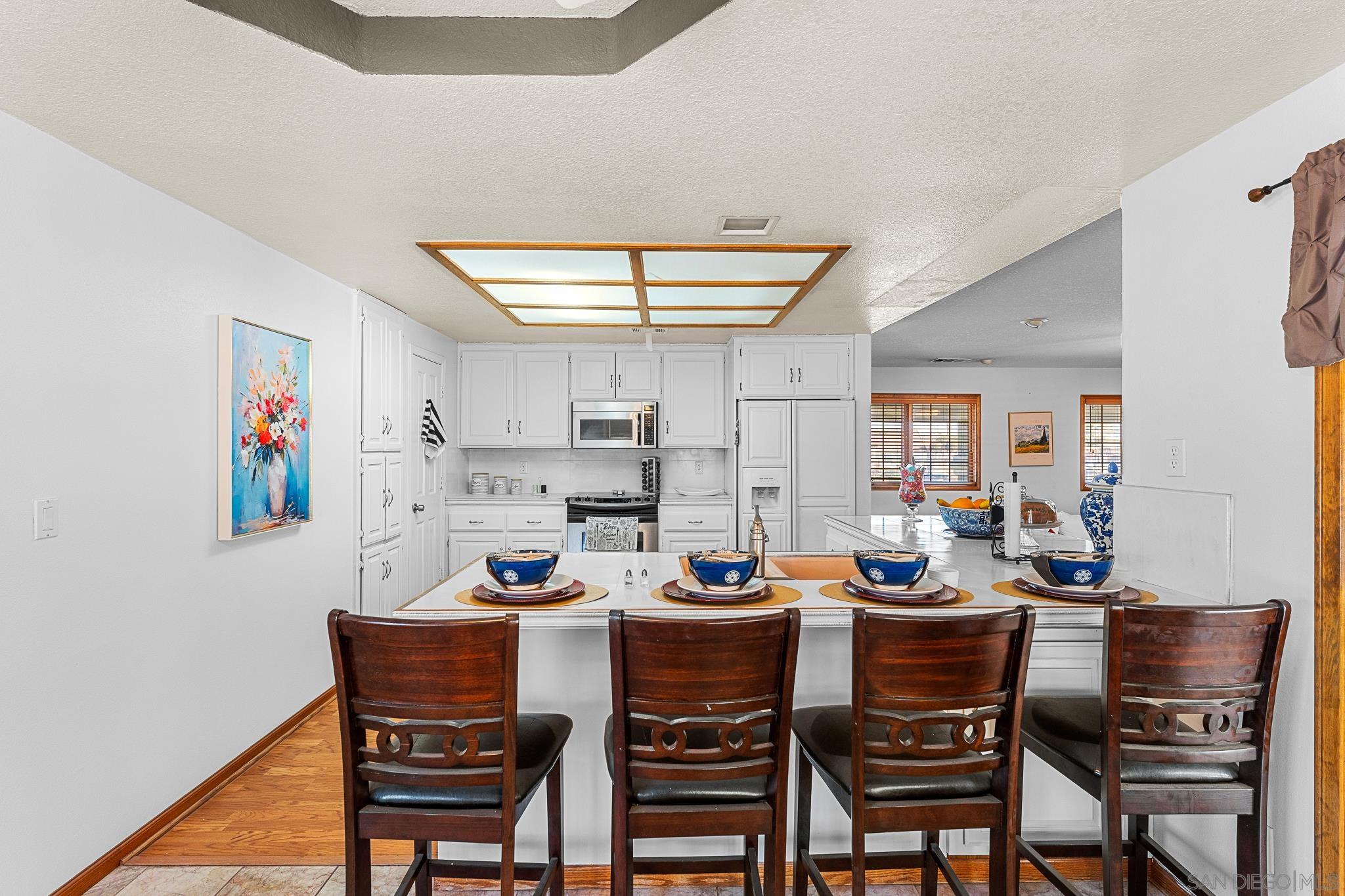 Detail Gallery Image 17 of 73 For 19775  Symeron Rd, Apple Valley,  CA 92307 - 4 Beds | 3/1 Baths