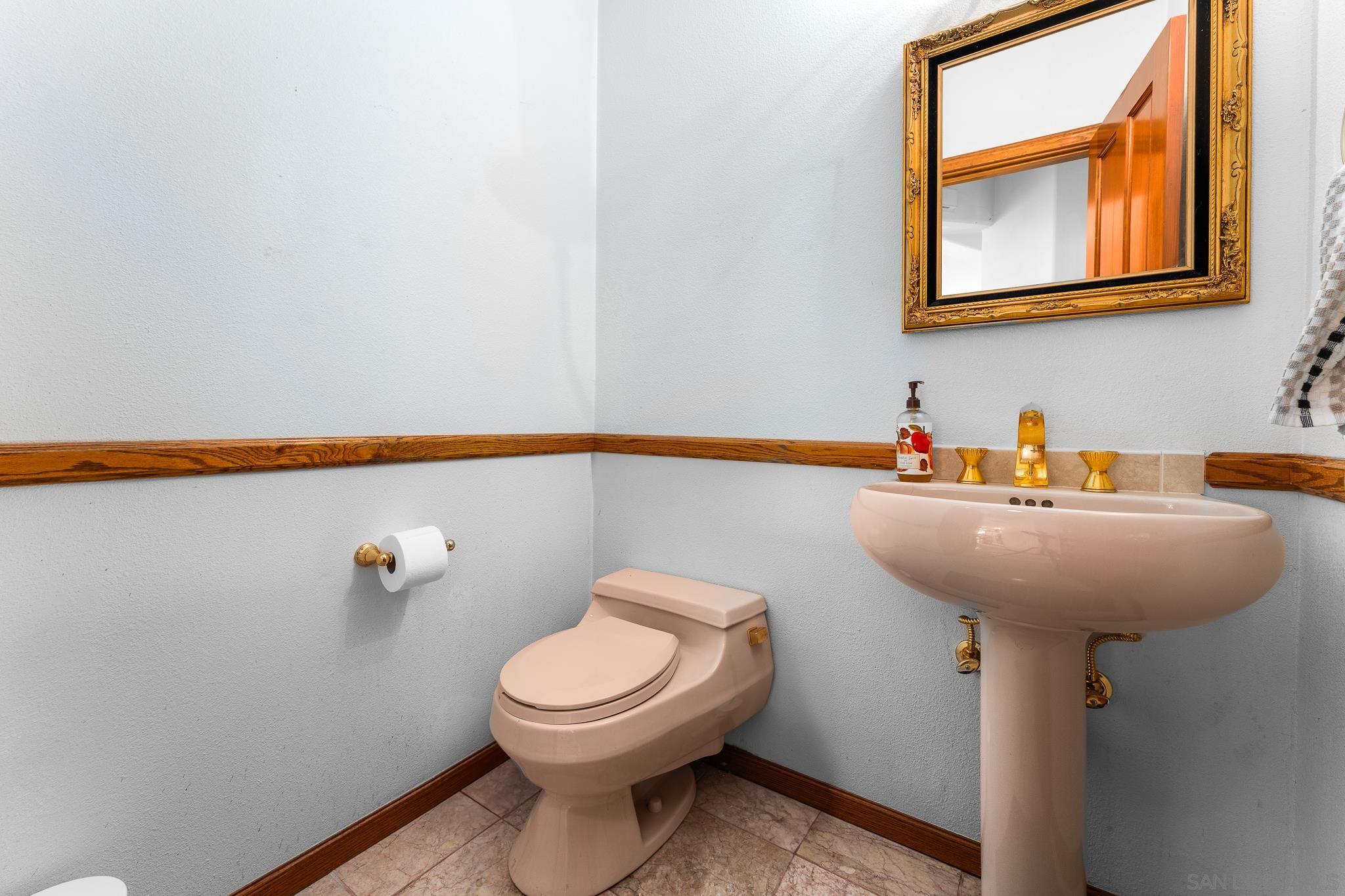 Detail Gallery Image 31 of 73 For 19775  Symeron Rd, Apple Valley,  CA 92307 - 4 Beds | 3/1 Baths