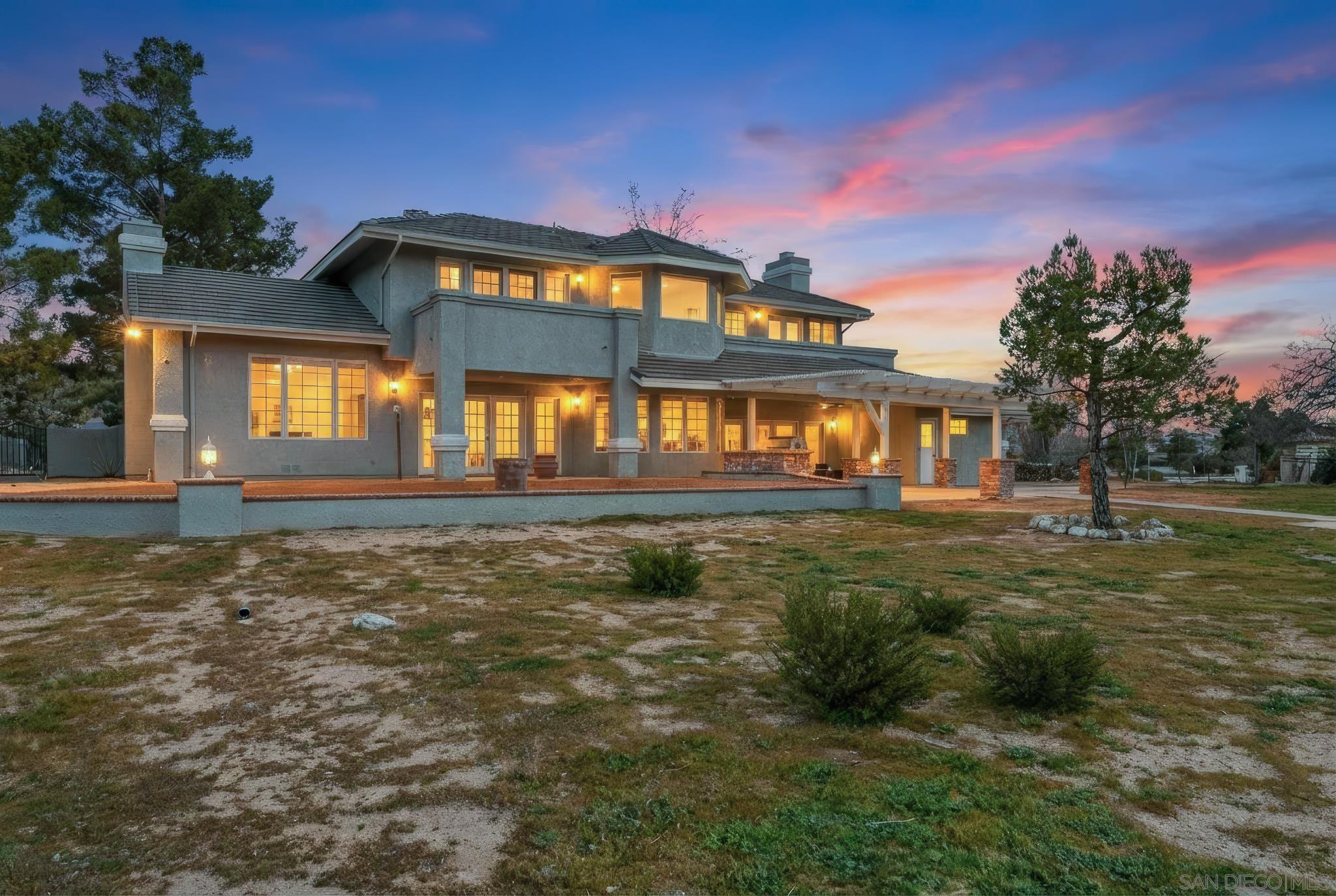 Detail Gallery Image 5 of 73 For 19775  Symeron Rd, Apple Valley,  CA 92307 - 4 Beds | 3/1 Baths