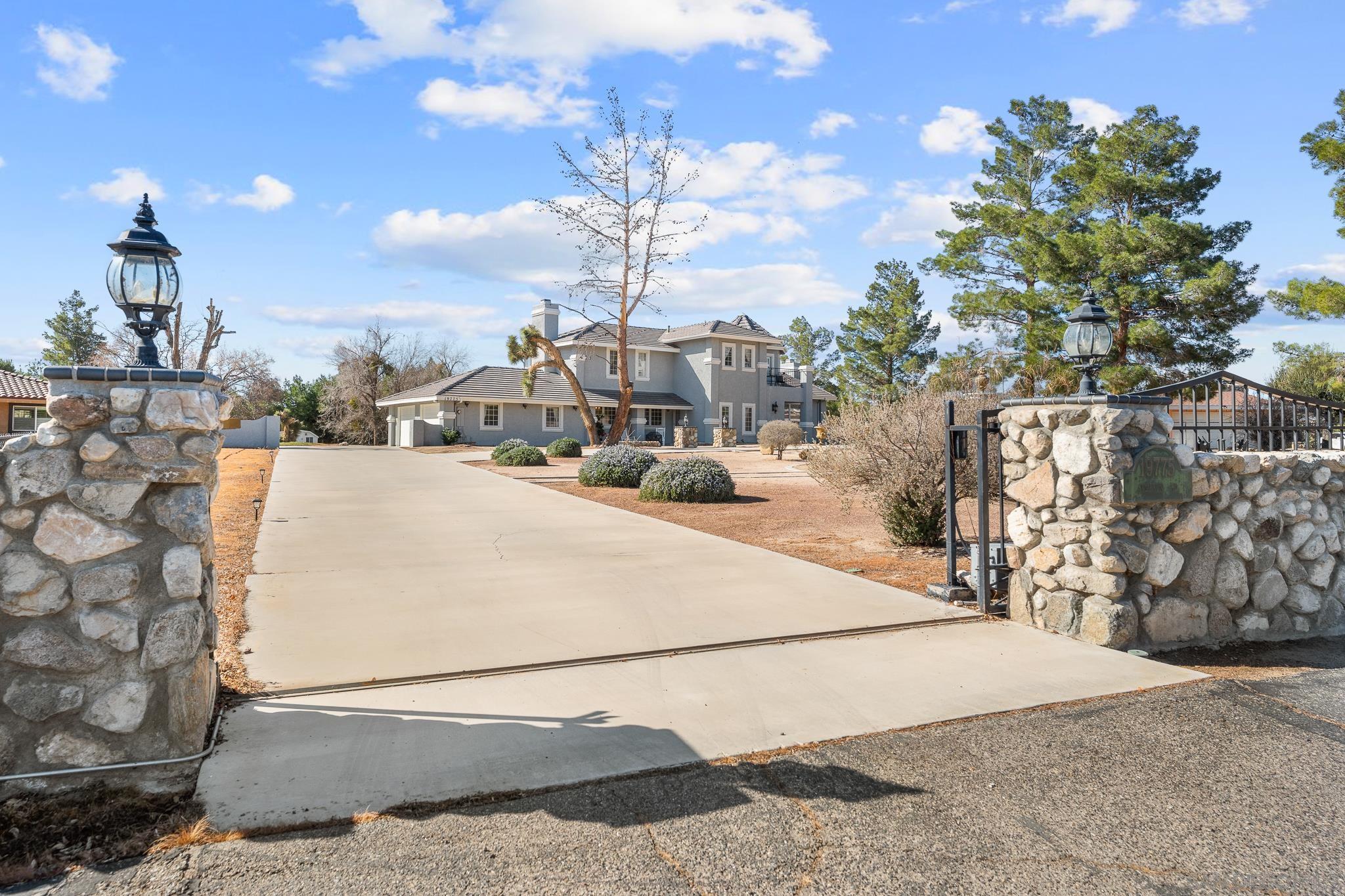 Detail Gallery Image 58 of 73 For 19775  Symeron Rd, Apple Valley,  CA 92307 - 4 Beds | 3/1 Baths
