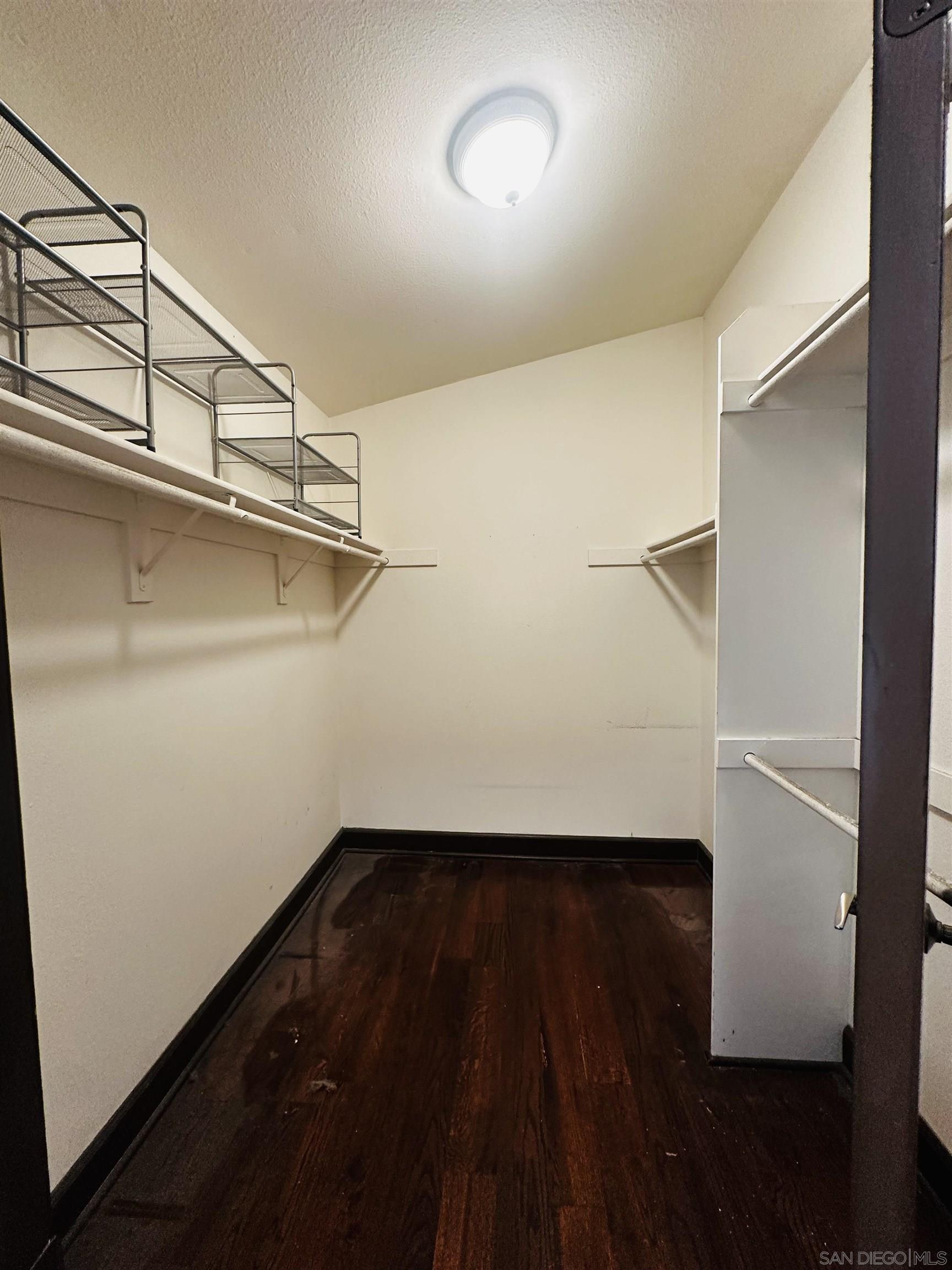 Detail Gallery Image 14 of 28 For 1009  Paseo Entrada, Chula Vista,  CA 91910 - 4 Beds | 2/1 Baths