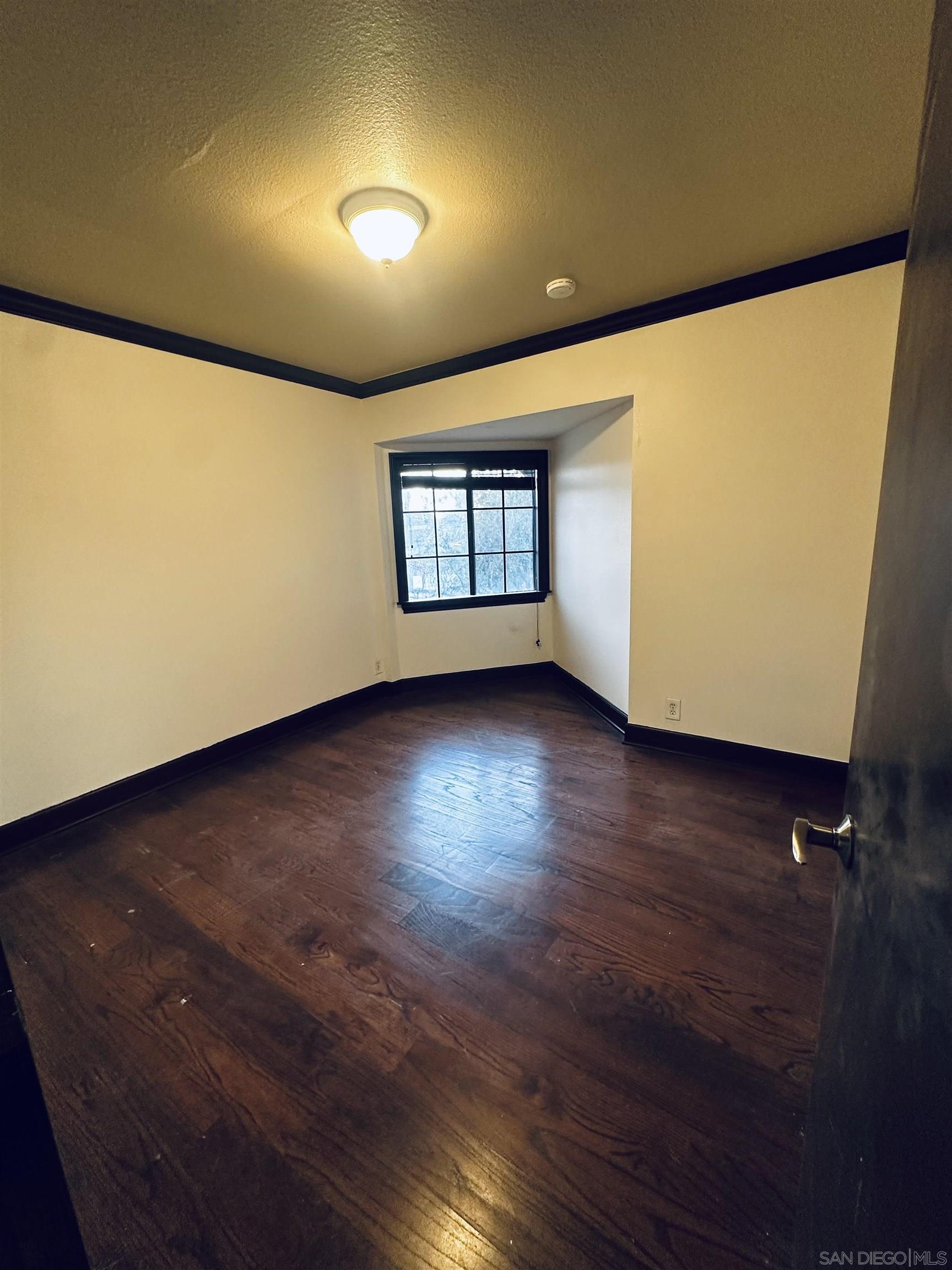 Detail Gallery Image 16 of 28 For 1009  Paseo Entrada, Chula Vista,  CA 91910 - 4 Beds | 2/1 Baths