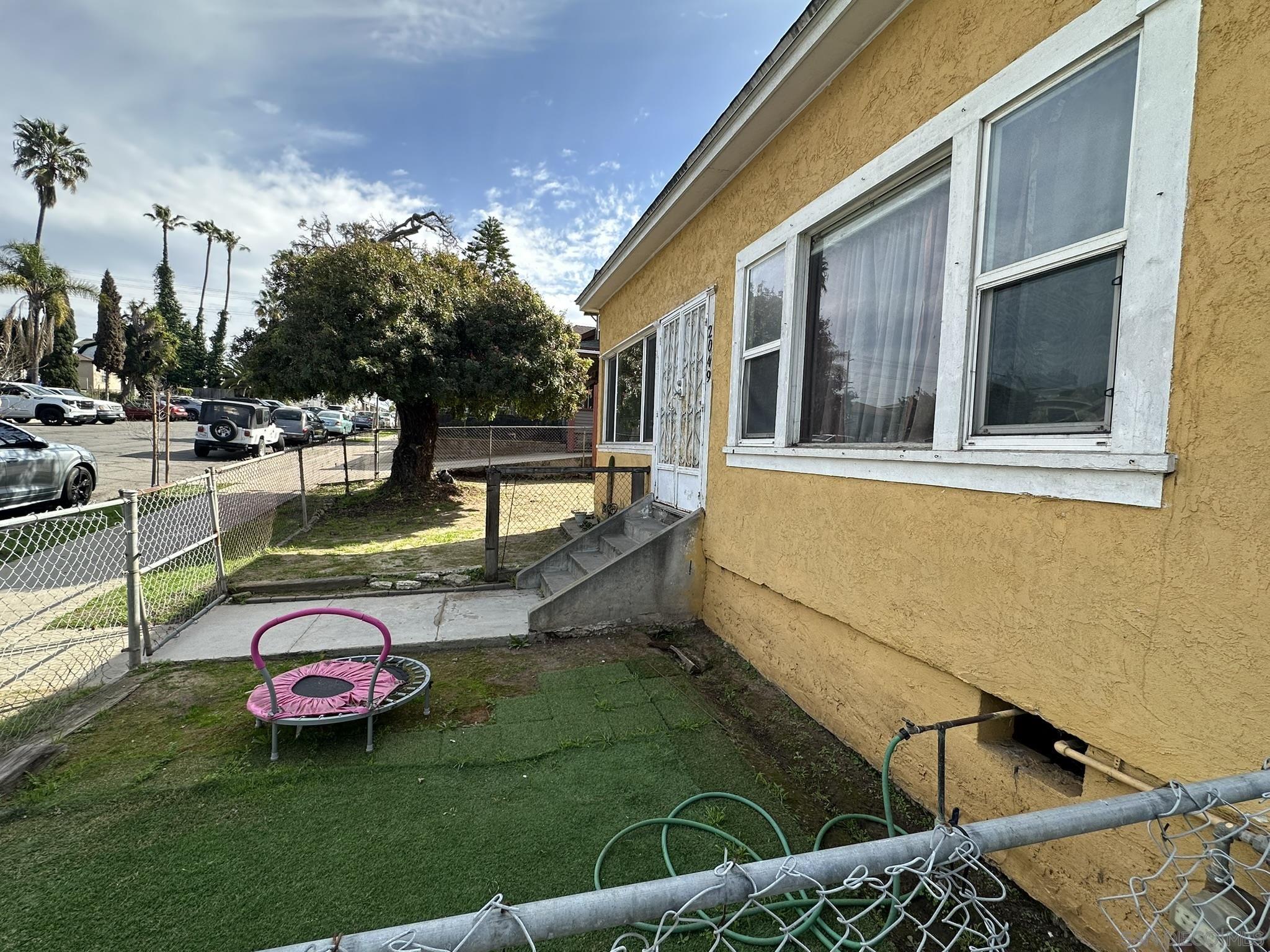 Detail Gallery Image 9 of 19 For 2049  Julian Ave, San Diego,  CA 92113 - – Beds | – Baths