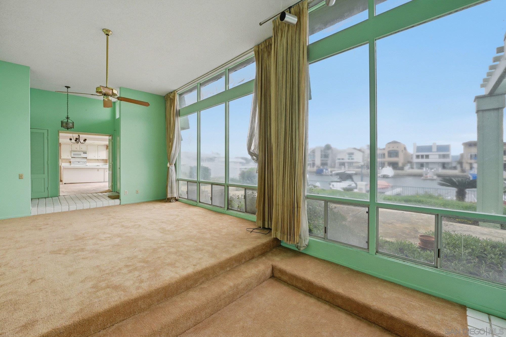 Detail Gallery Image 11 of 53 For 86  Half Moon Bend, Coronado,  CA 92118 - 3 Beds | 2 Baths