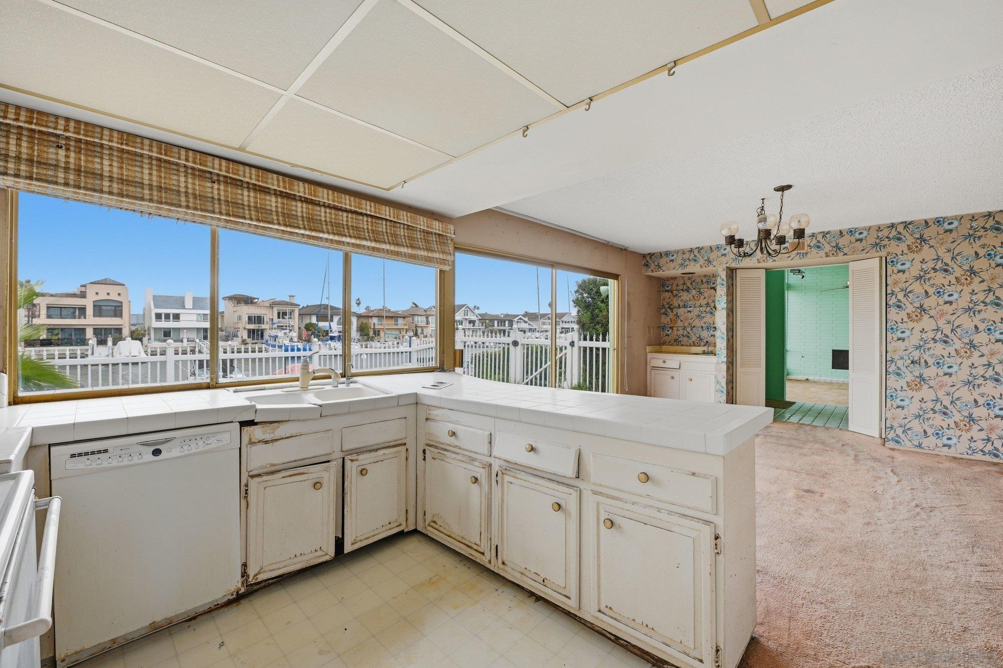 Detail Gallery Image 17 of 53 For 86  Half Moon Bend, Coronado,  CA 92118 - 3 Beds | 2 Baths