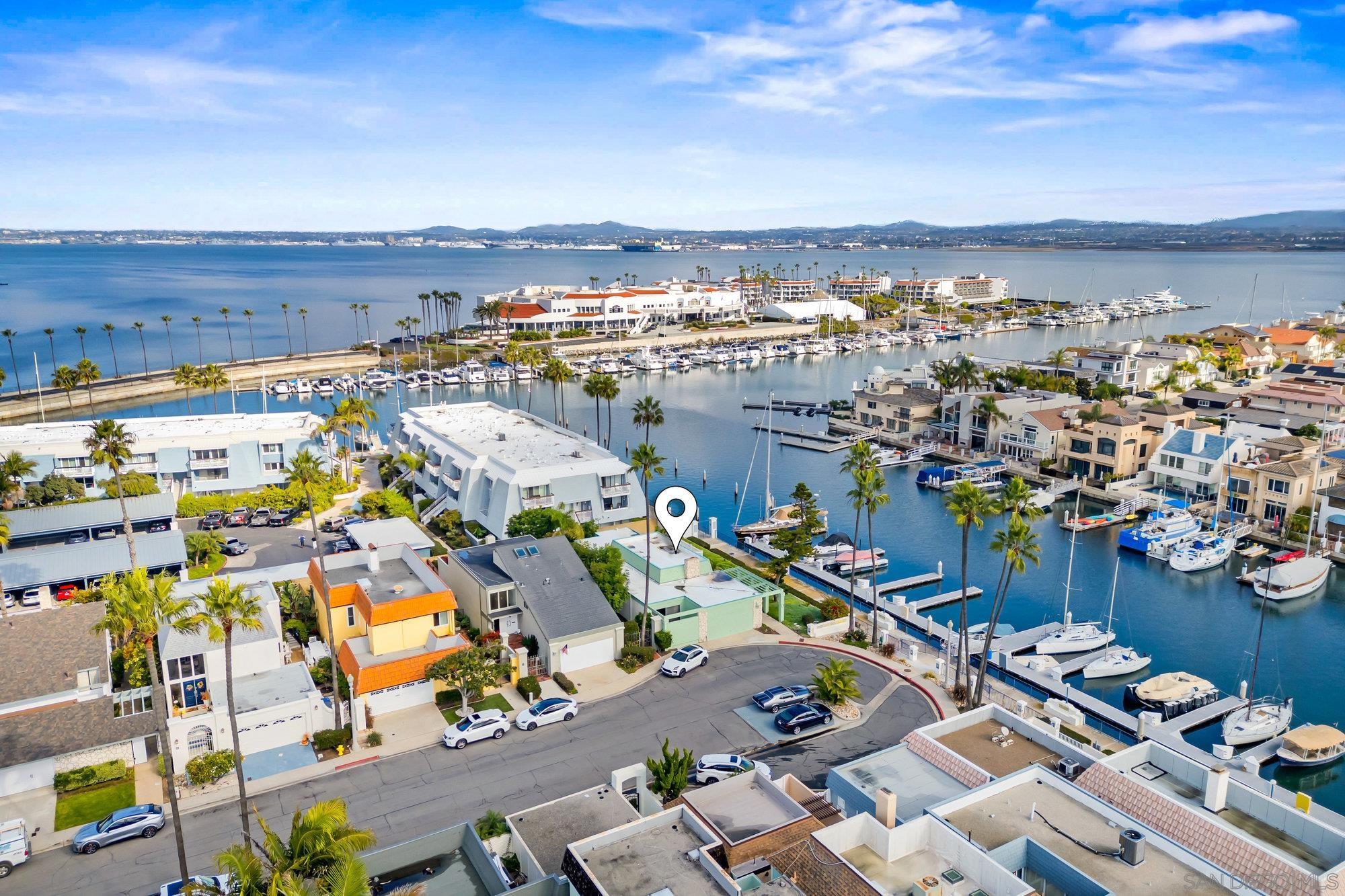 Detail Gallery Image 3 of 53 For 86  Half Moon Bend, Coronado,  CA 92118 - 3 Beds | 2 Baths