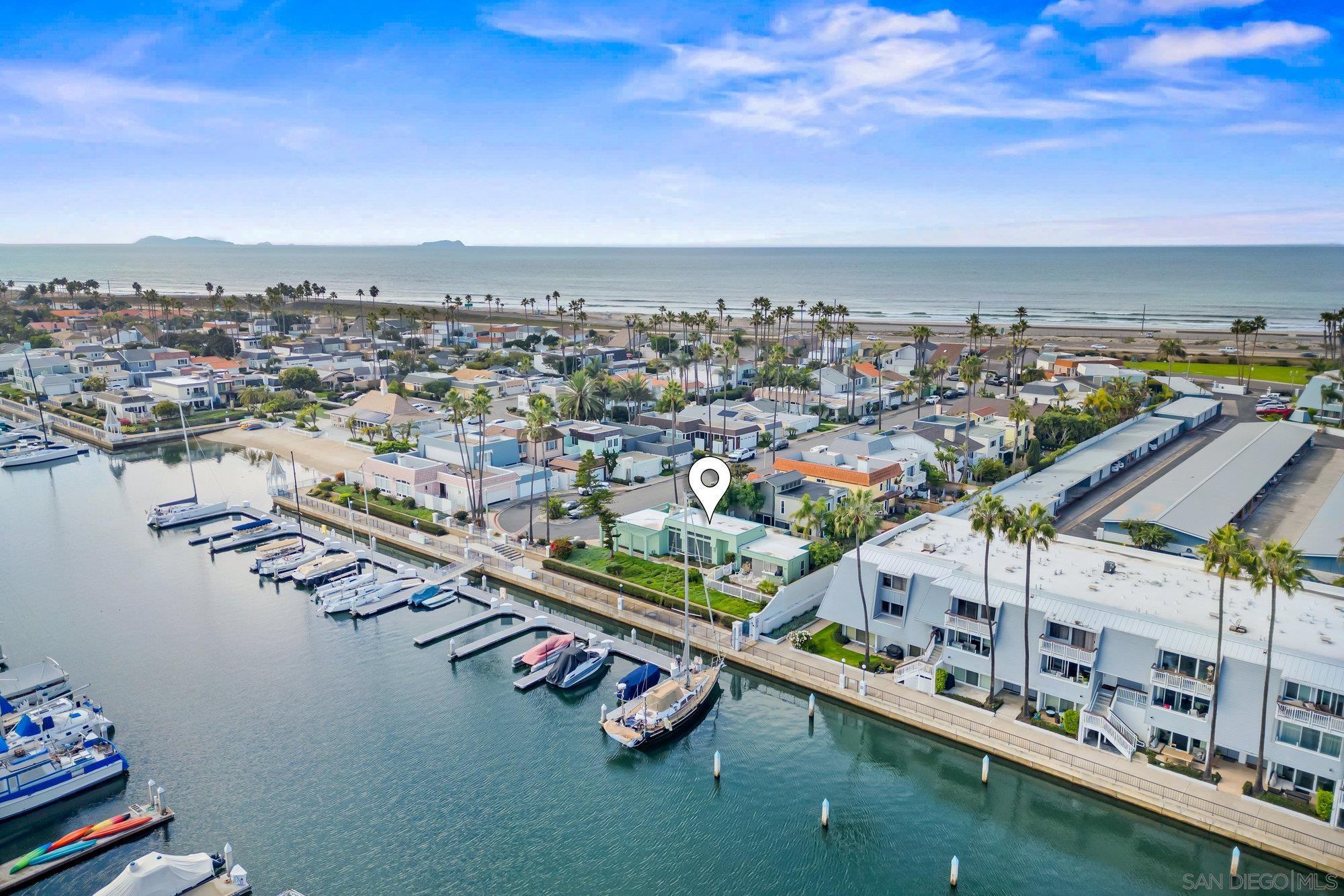 Detail Gallery Image 4 of 53 For 86  Half Moon Bend, Coronado,  CA 92118 - 3 Beds | 2 Baths