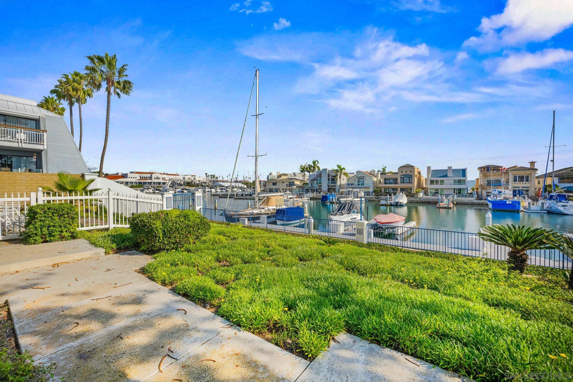 Detail Gallery Image 39 of 53 For 86  Half Moon Bend, Coronado,  CA 92118 - 3 Beds | 2 Baths