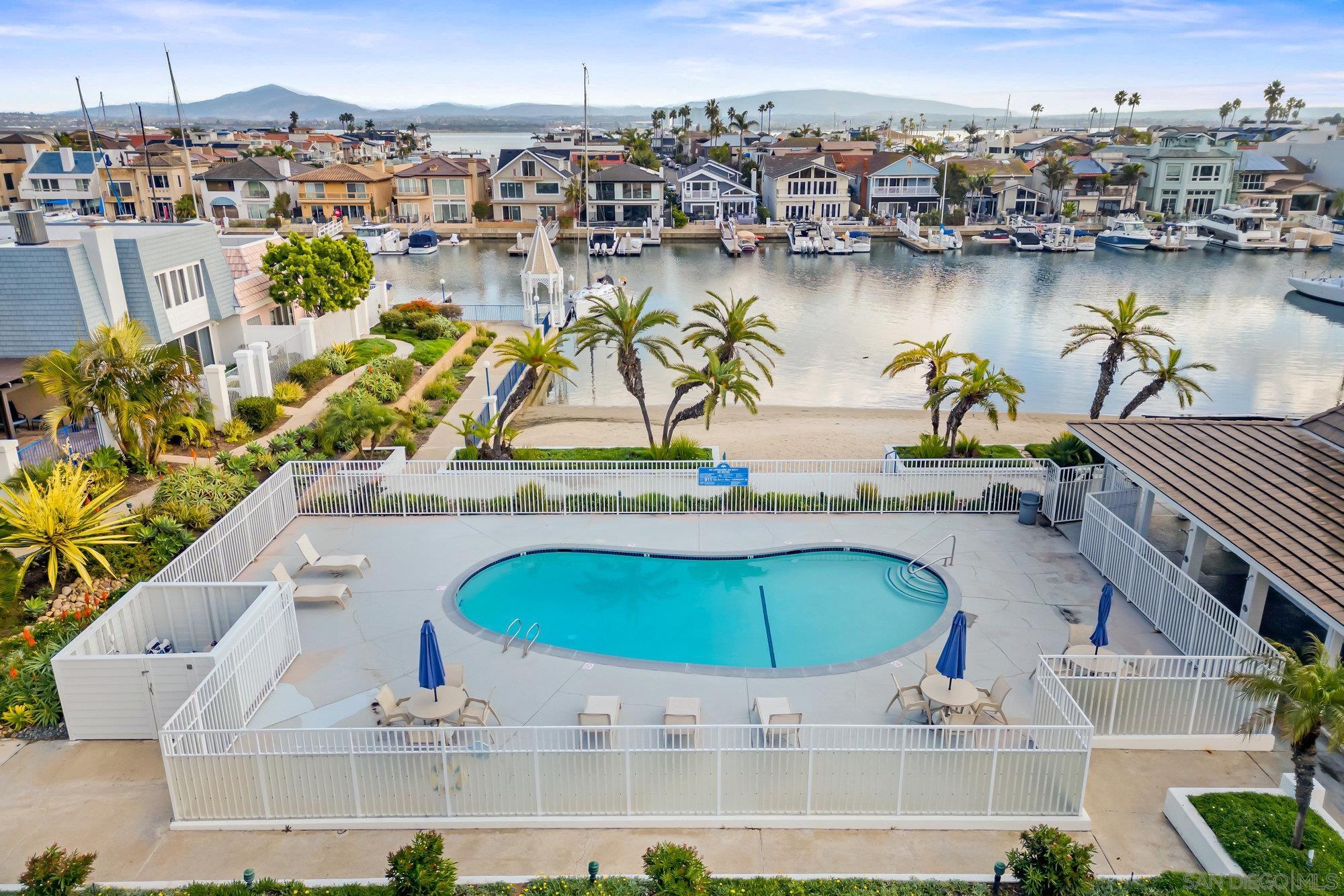 Detail Gallery Image 45 of 53 For 86  Half Moon Bend, Coronado,  CA 92118 - 3 Beds | 2 Baths