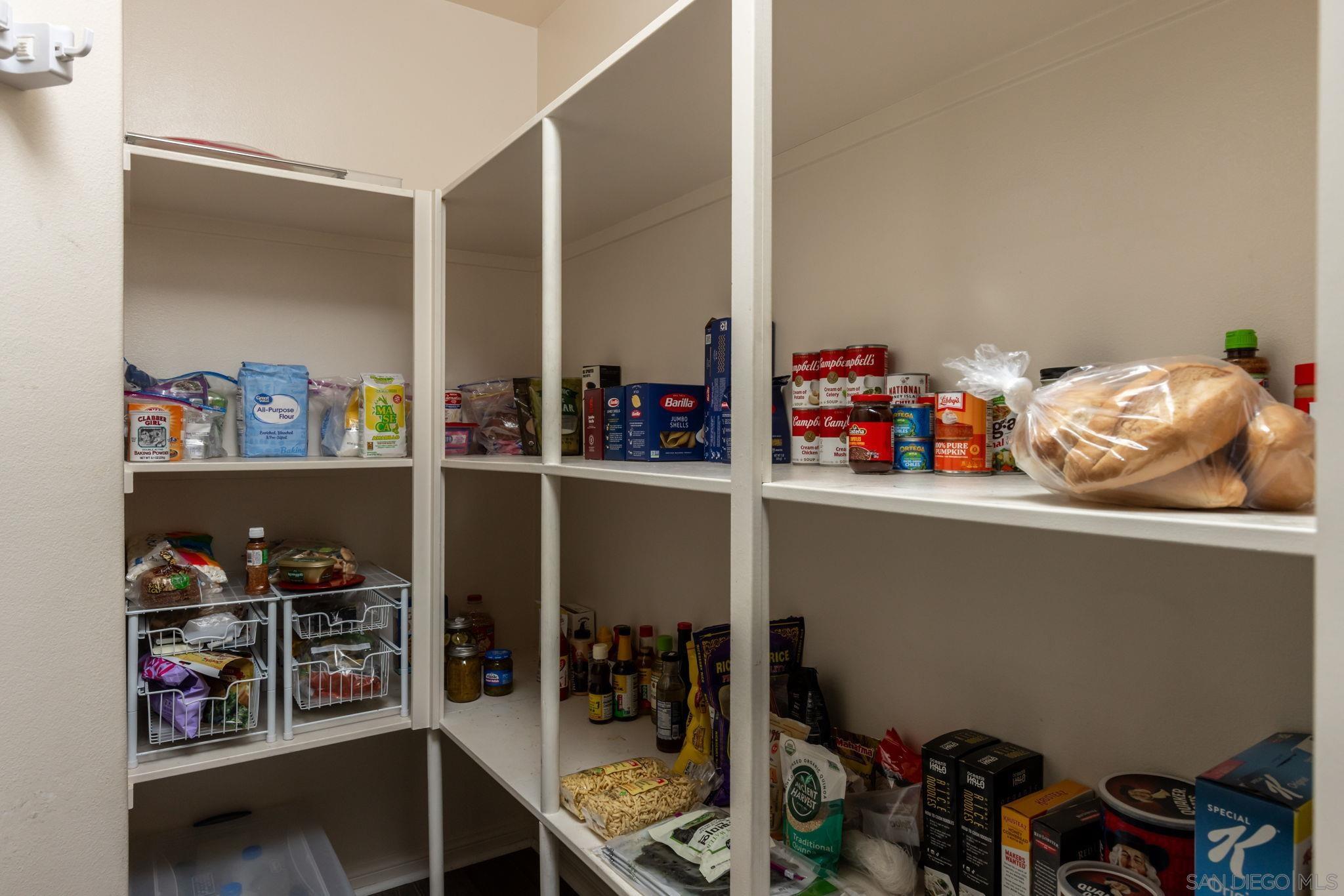 Detail Gallery Image 12 of 45 For 938  Hydra Court, San Marcos,  CA 92069 - 5 Beds | 3 Baths