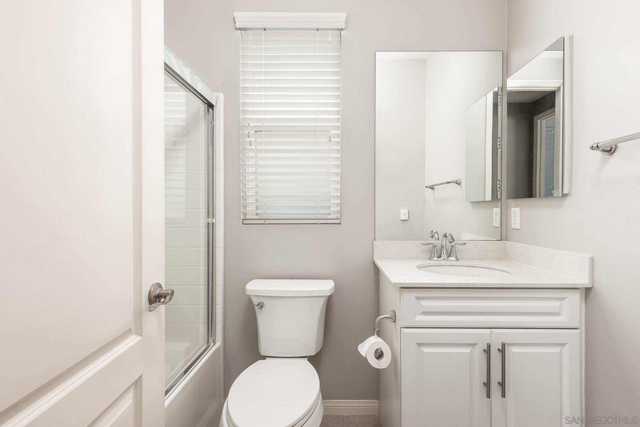 Detail Gallery Image 17 of 45 For 938  Hydra Court, San Marcos,  CA 92069 - 5 Beds | 3 Baths