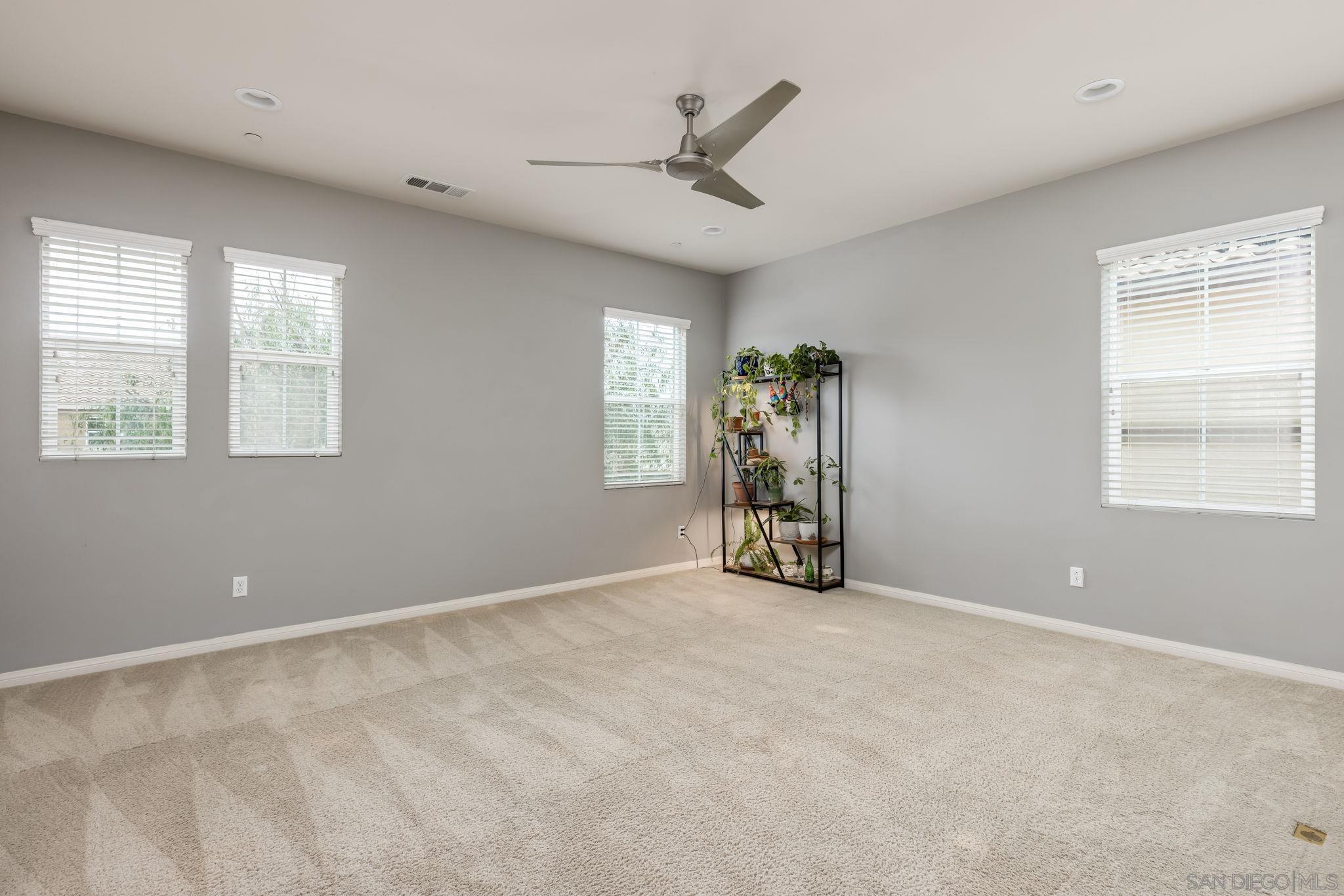 Detail Gallery Image 18 of 45 For 938  Hydra Court, San Marcos,  CA 92069 - 5 Beds | 3 Baths