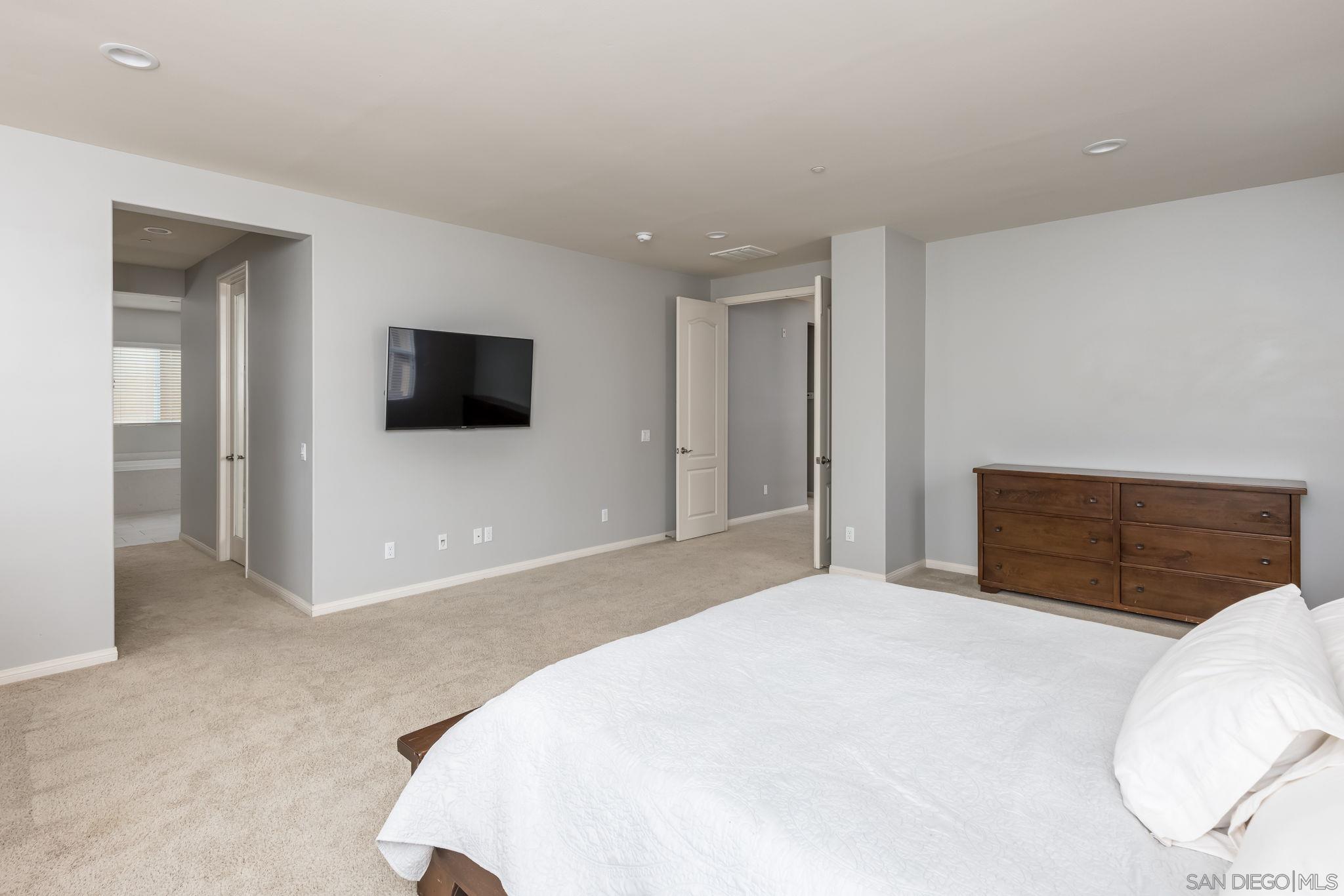 Detail Gallery Image 22 of 45 For 938  Hydra Court, San Marcos,  CA 92069 - 5 Beds | 3 Baths