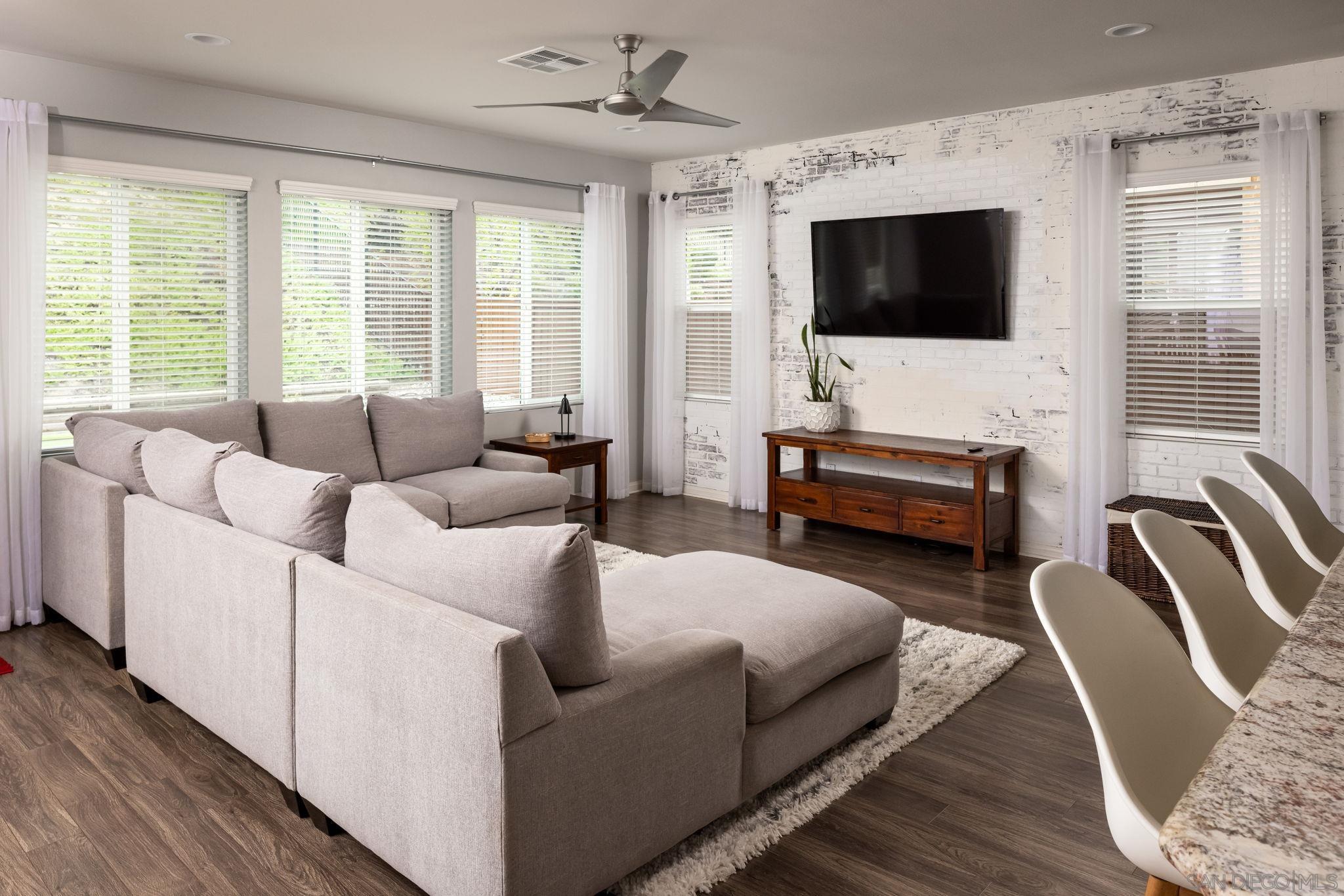 Detail Gallery Image 6 of 45 For 938  Hydra Court, San Marcos,  CA 92069 - 5 Beds | 3 Baths