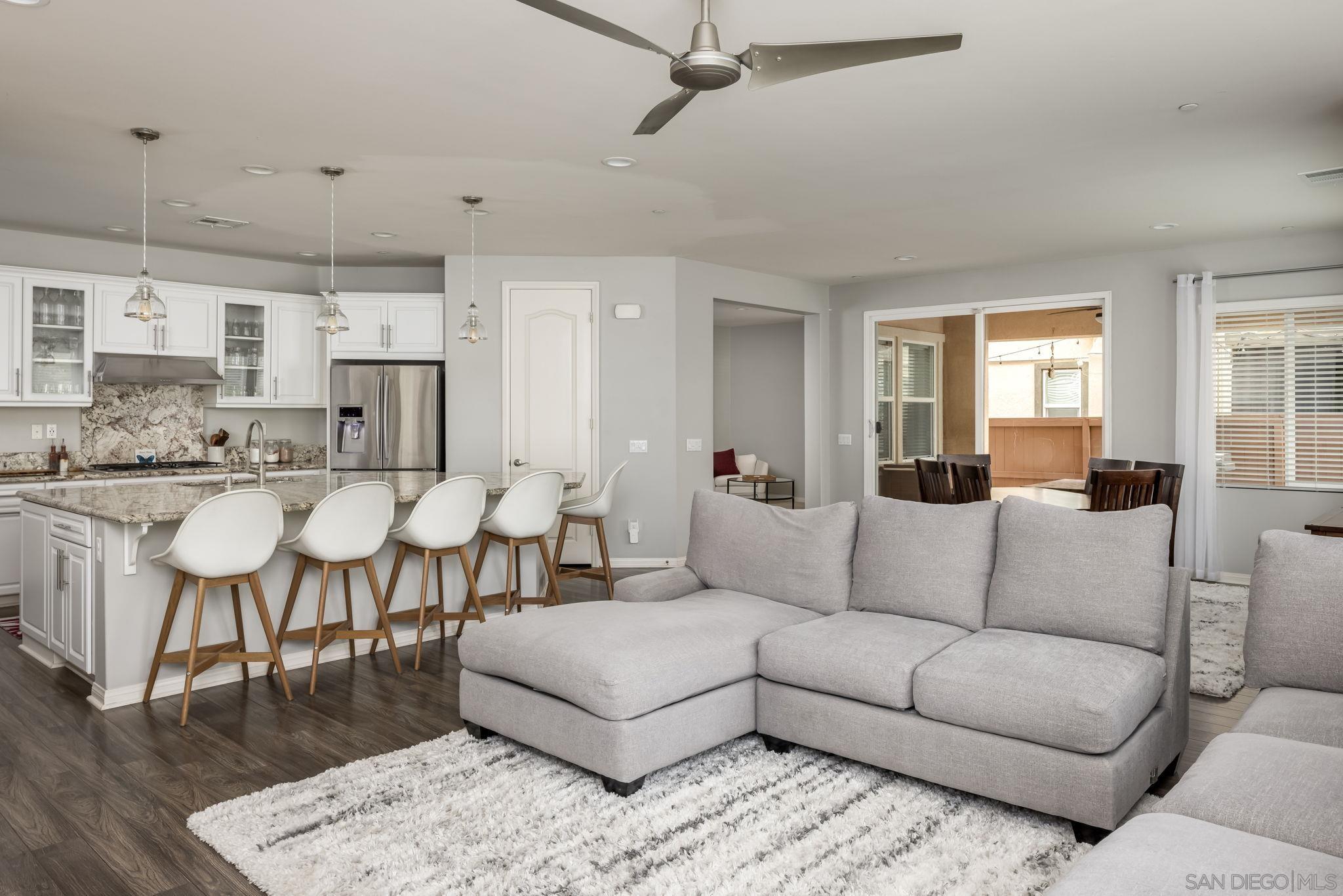 Detail Gallery Image 8 of 45 For 938  Hydra Court, San Marcos,  CA 92069 - 5 Beds | 3 Baths