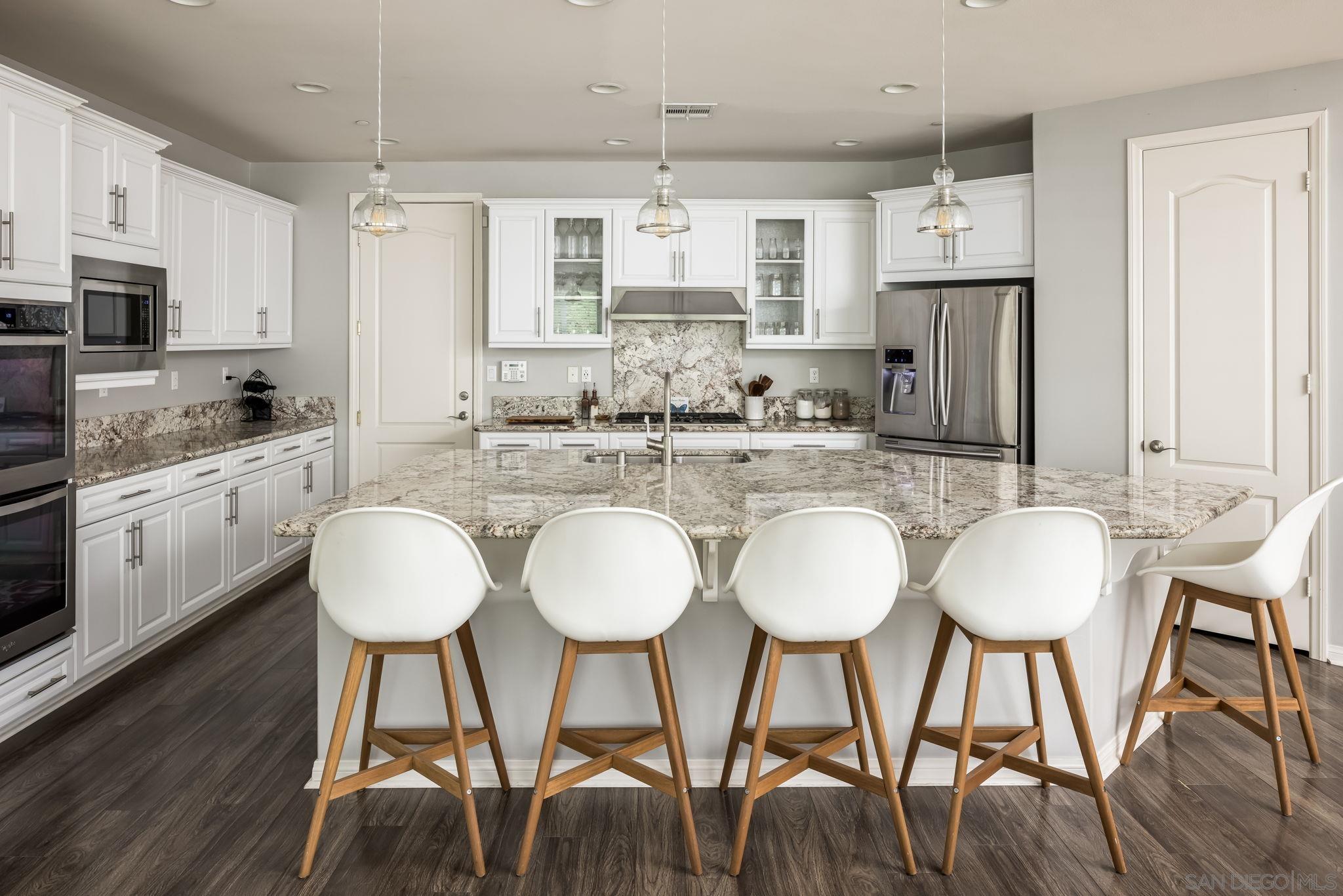 Detail Gallery Image 9 of 45 For 938  Hydra Court, San Marcos,  CA 92069 - 5 Beds | 3 Baths