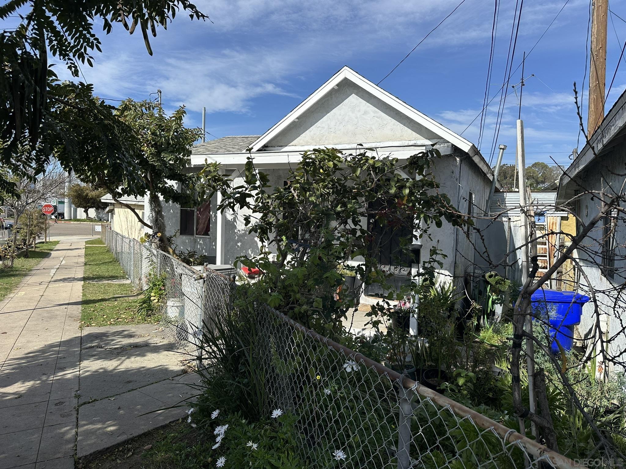 Detail Gallery Image 7 of 13 For 2010  Franklin Ave, San Diego,  CA 92113 - – Beds | – Baths