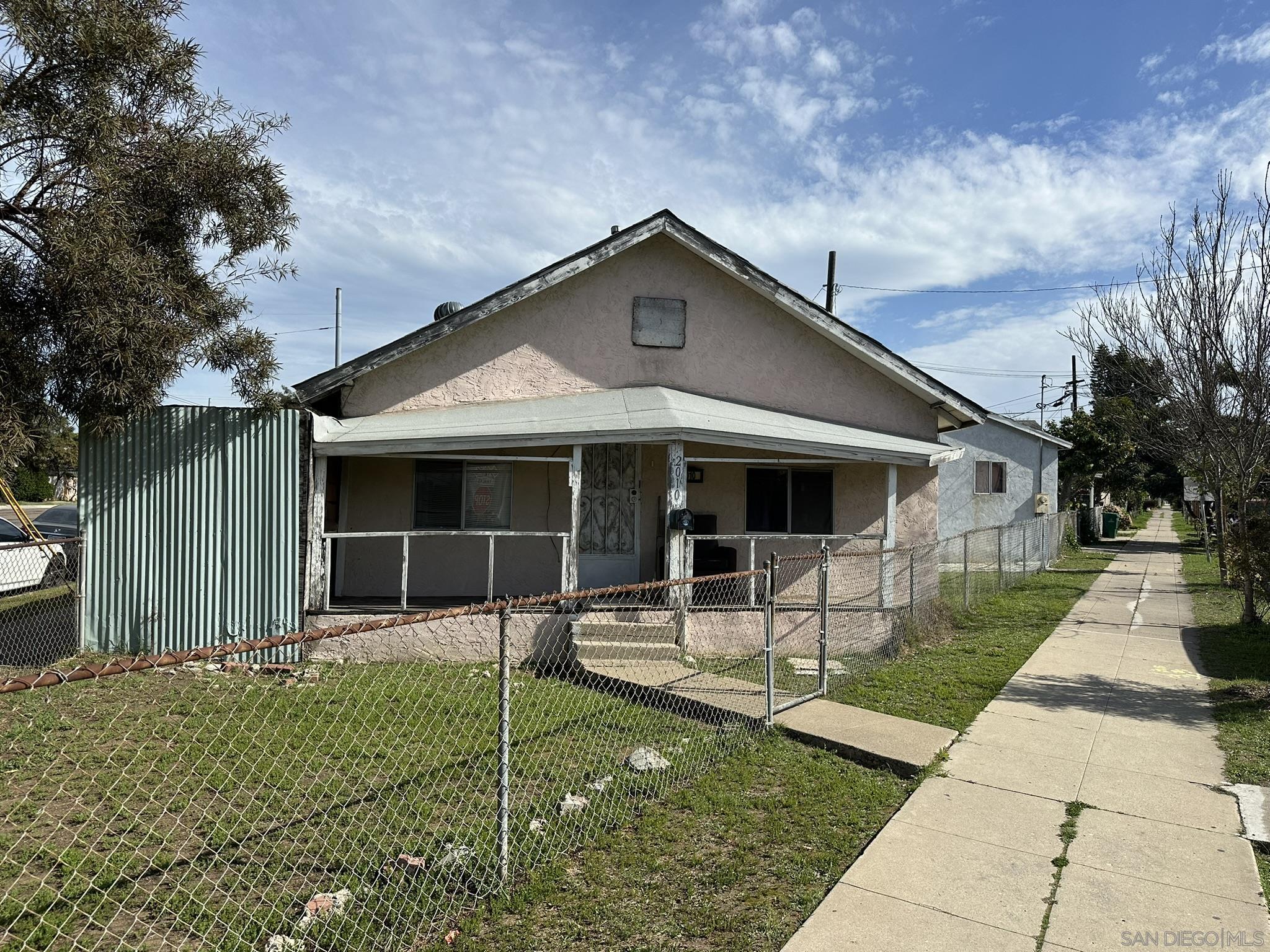 Detail Gallery Image 9 of 13 For 2010  Franklin Ave, San Diego,  CA 92113 - – Beds | – Baths