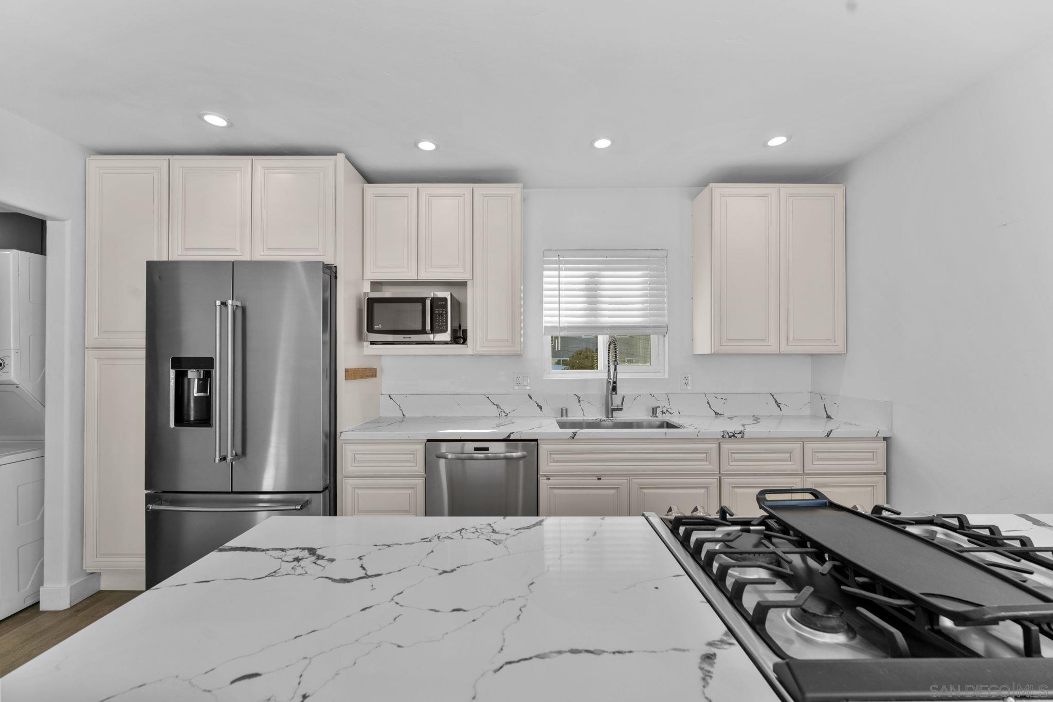 Detail Gallery Image 14 of 38 For 4671-73  Terrace Dr, San Diego,  CA 92116 - – Beds | – Baths