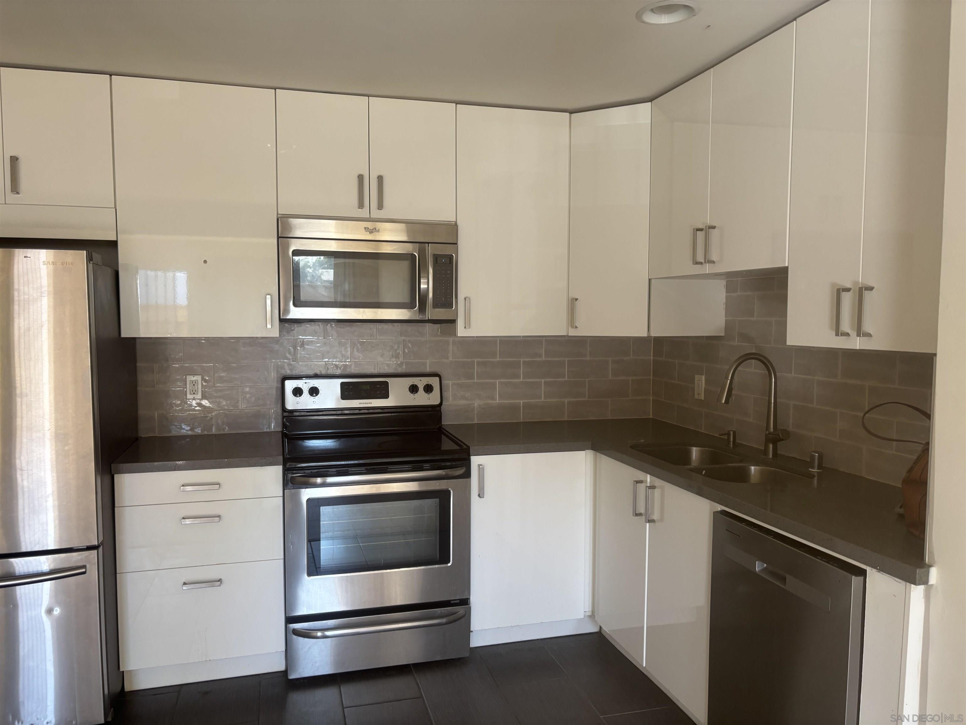 Detail Gallery Image 6 of 16 For 3550  Ruffin Rd  139, San Diego,  CA 92123 - 3 Beds | 2 Baths