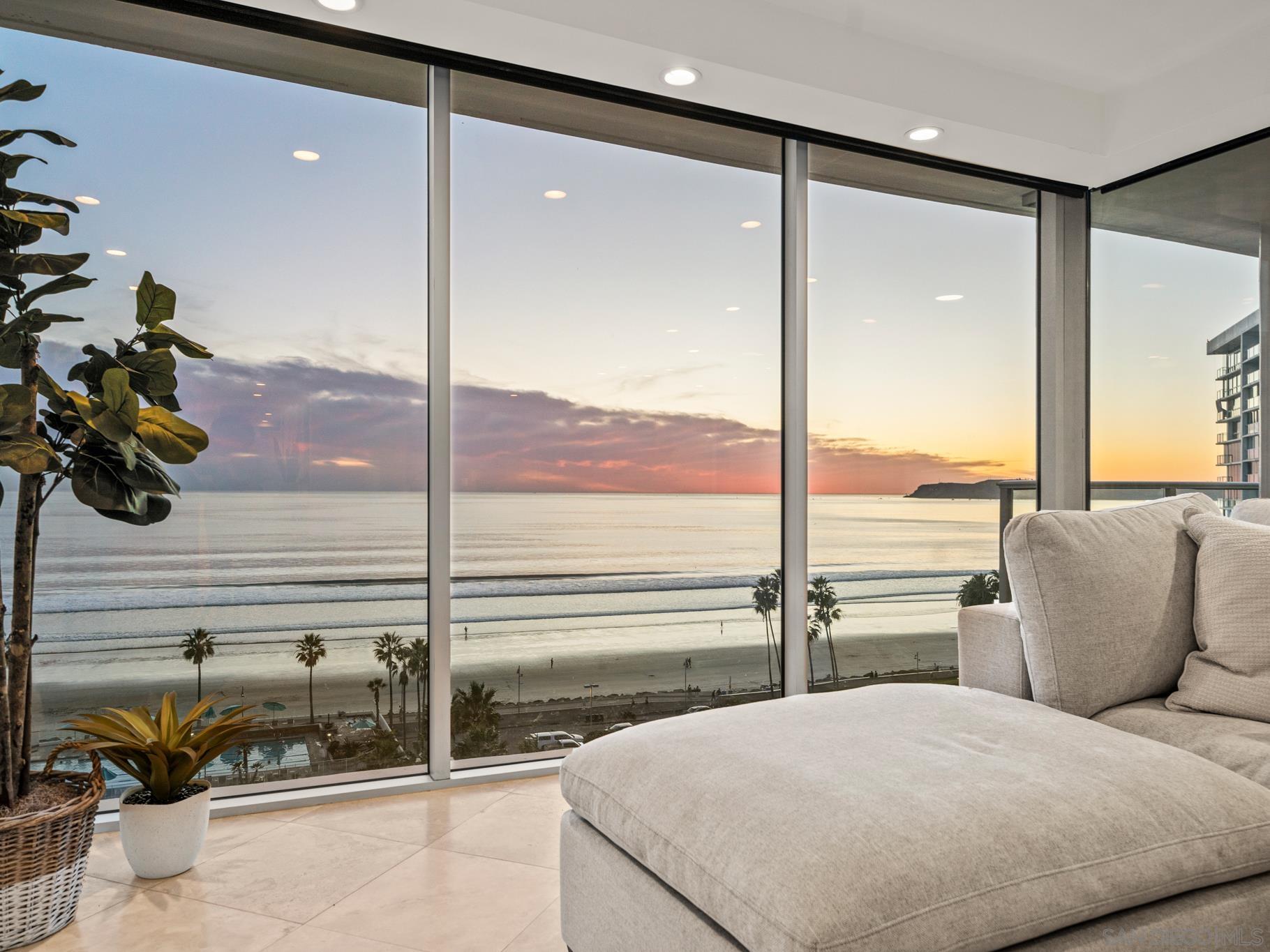 Detail Gallery Image 12 of 65 For 1810  Avenida Del Mundo  #907,  Coronado,  CA 92118 - 2 Beds | 2 Baths