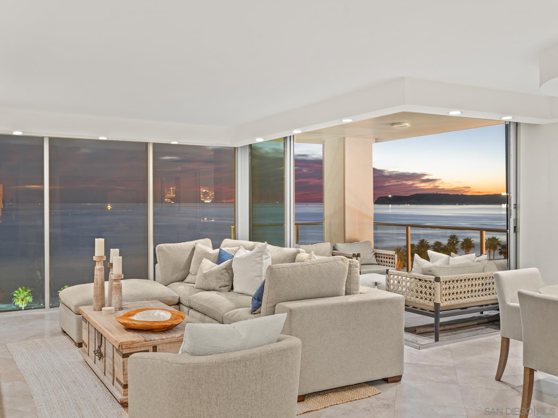 Detail Gallery Image 15 of 65 For 1810  Avenida Del Mundo  #907,  Coronado,  CA 92118 - 2 Beds | 2 Baths