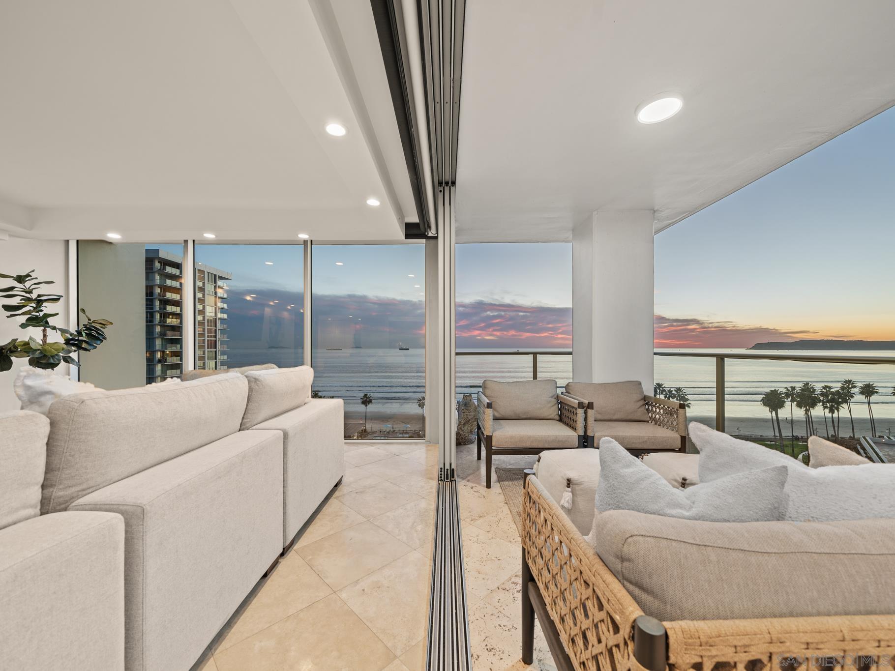 Detail Gallery Image 16 of 60 For 1810  Avenida Del Mundo  #907,  Coronado,  CA 92118 - 2 Beds | 2 Baths