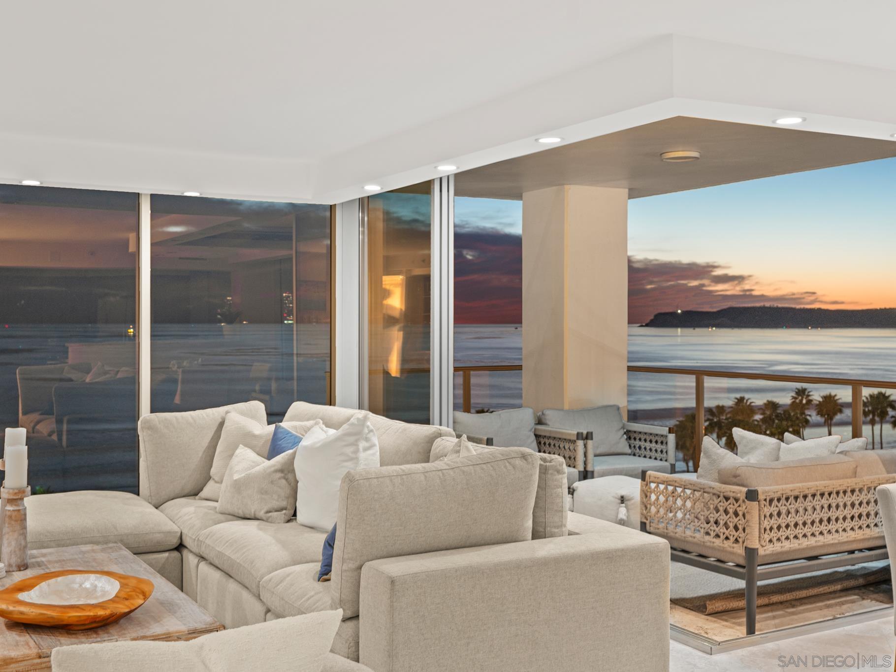 Detail Gallery Image 16 of 65 For 1810  Avenida Del Mundo  #907,  Coronado,  CA 92118 - 2 Beds | 2 Baths