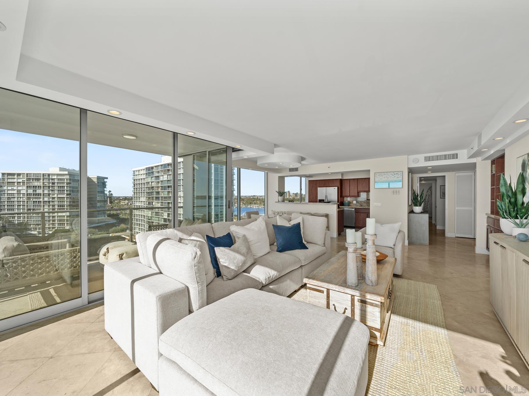 Detail Gallery Image 23 of 65 For 1810  Avenida Del Mundo  #907,  Coronado,  CA 92118 - 2 Beds | 2 Baths