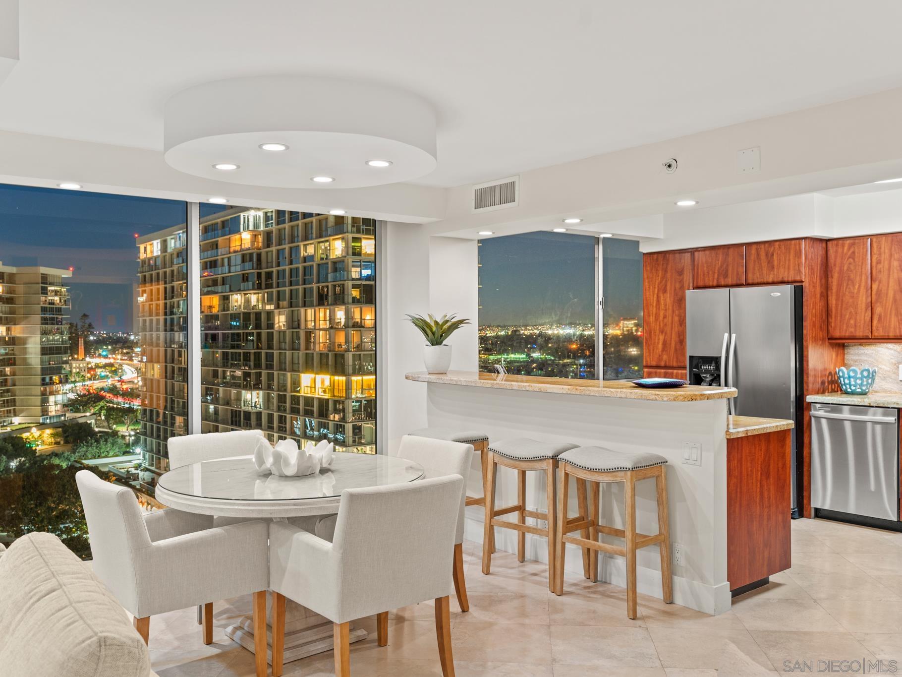 Detail Gallery Image 23 of 60 For 1810  Avenida Del Mundo  #907,  Coronado,  CA 92118 - 2 Beds | 2 Baths