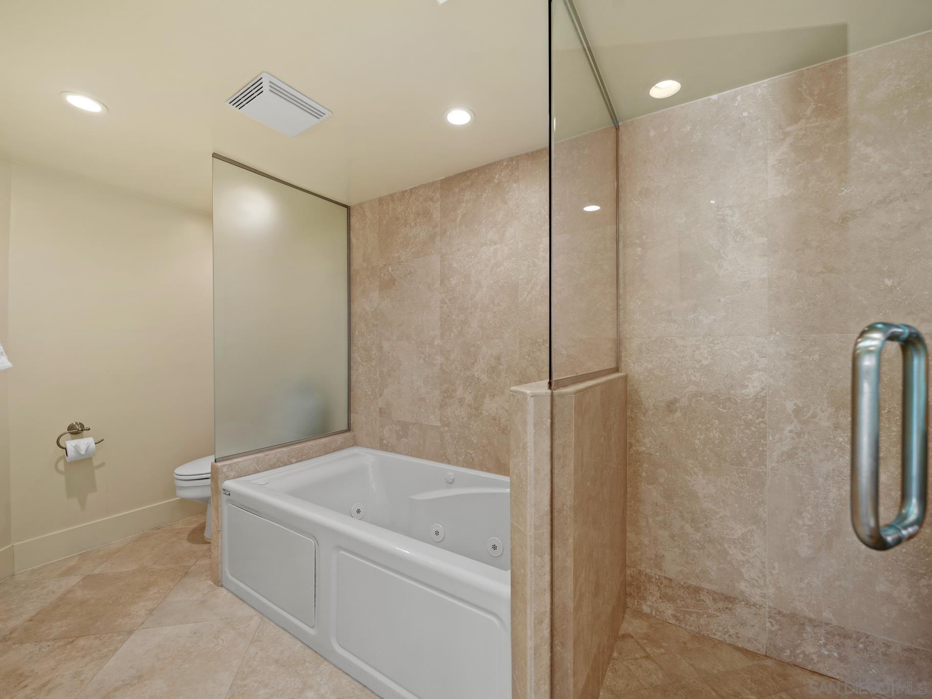 Detail Gallery Image 41 of 60 For 1810  Avenida Del Mundo  #907,  Coronado,  CA 92118 - 2 Beds | 2 Baths