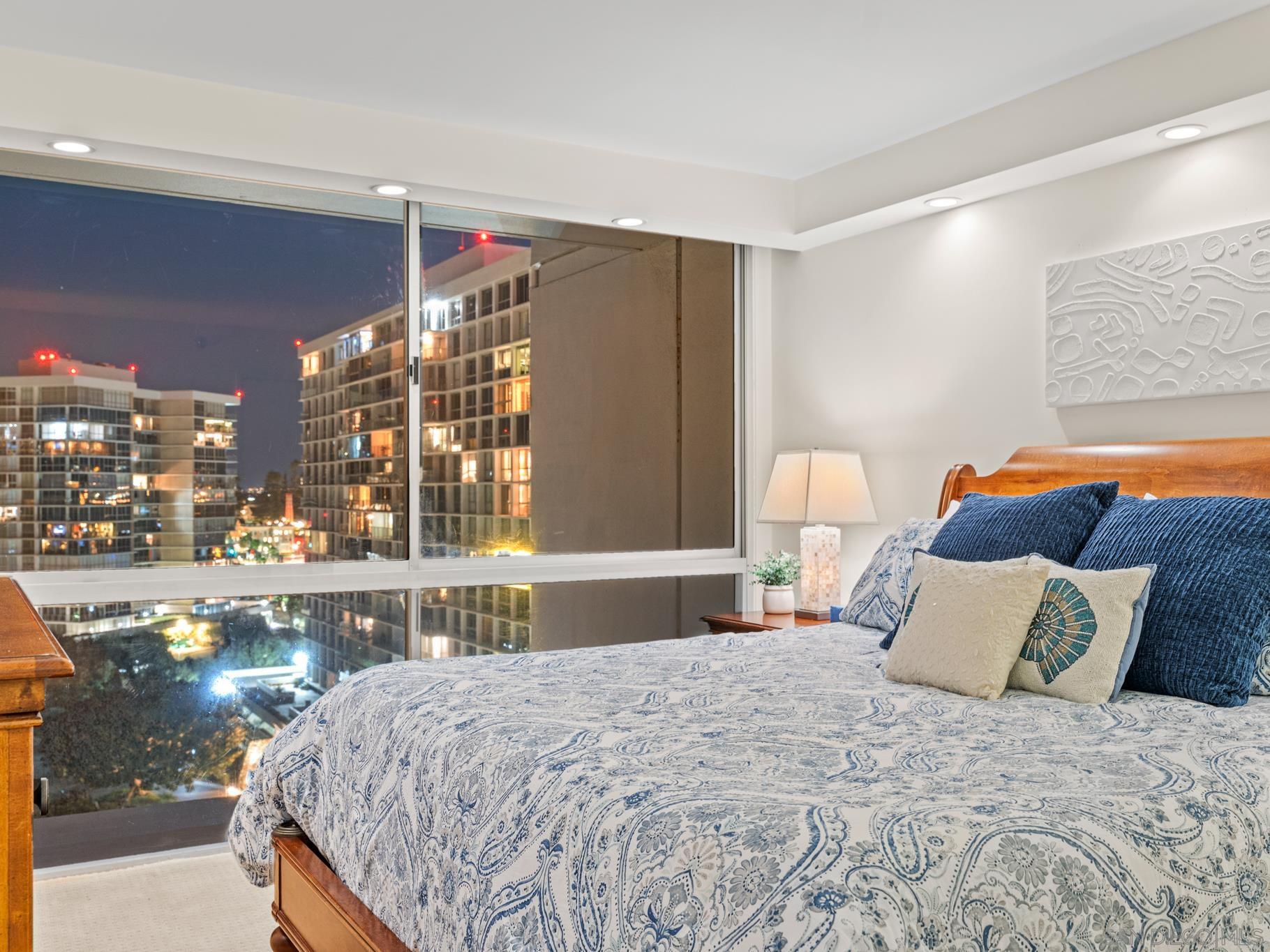 Detail Gallery Image 42 of 65 For 1810  Avenida Del Mundo  #907,  Coronado,  CA 92118 - 2 Beds | 2 Baths